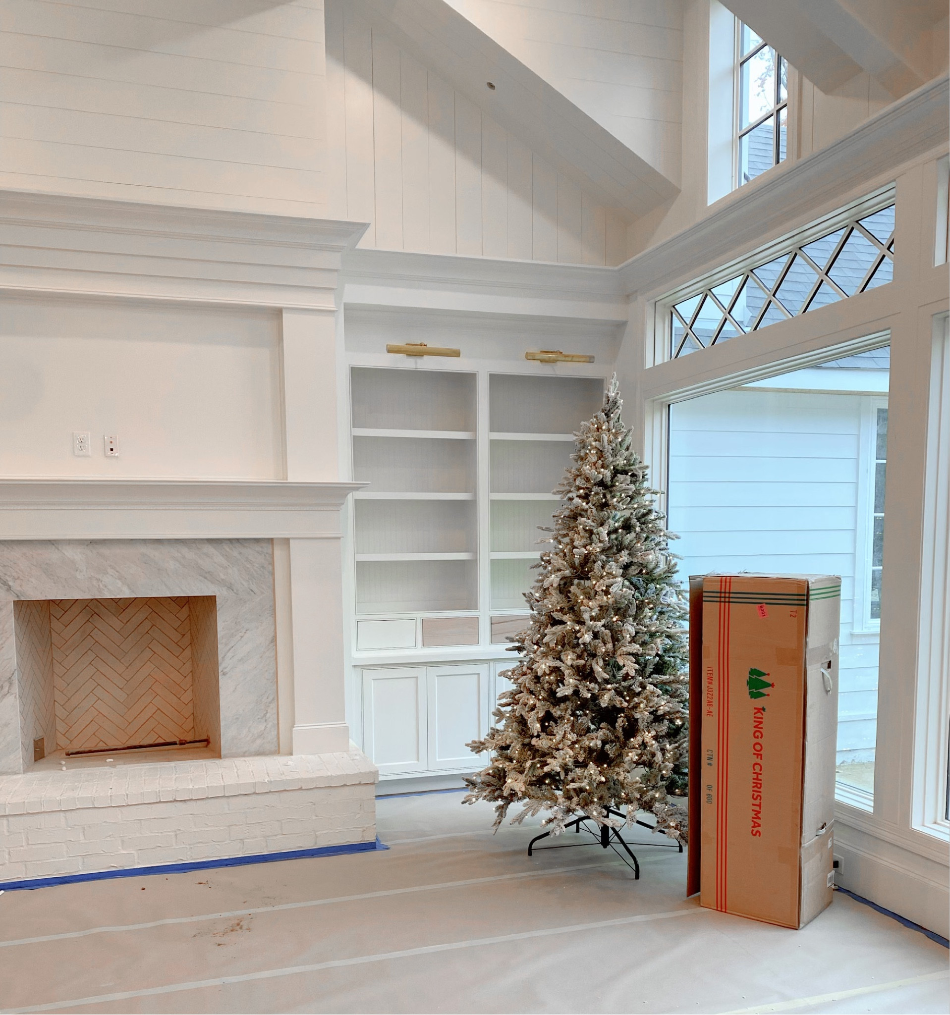 I’m so excited we will be in our new home before Christmas!! When I found that out the first thing I did was get a new tree! I fell in love with this 8’ flocked queen tree by @kingofchristmas ! Our previous tree was also from King of Christmas and we loved it! Just needed a bigger size for our new home! The tree is stunning, very realistic and amazing quality. It’s pre-lit which is a must for me. This is the time to snag a new tree! They are on major sale!!

#kingofchristmas #partner

#LTKHoliday #LTKSeasonal