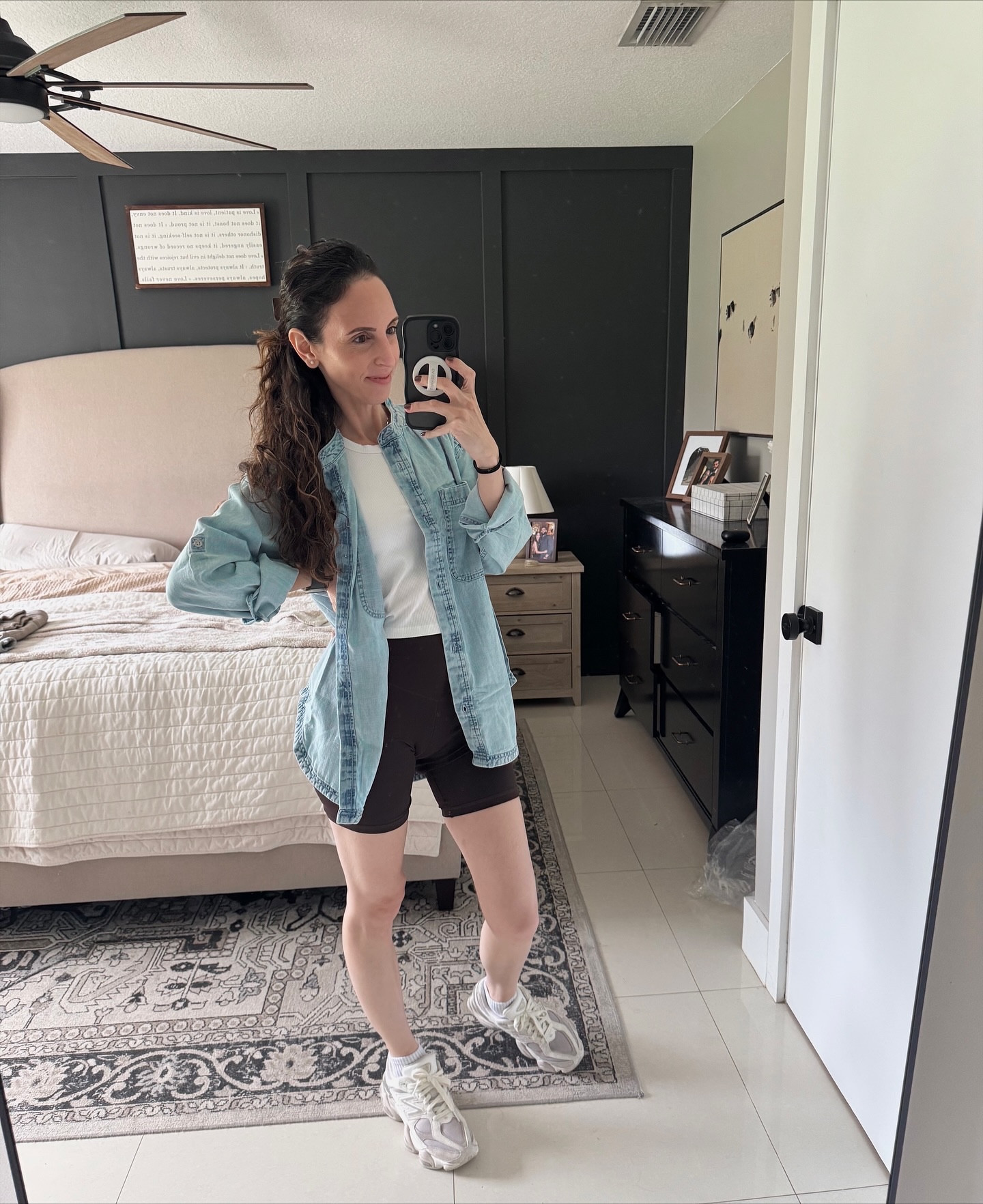 The simplest days with you mean the most >>> 
Comment FIT for the links to be sent to your DM 🥰

#aerie #aeriereal #aerieleggings #newbalance #casualstyle #9060 #momoutfits #affordablestyle #casualoutfits #momstyle #over30style #southfloridamoms