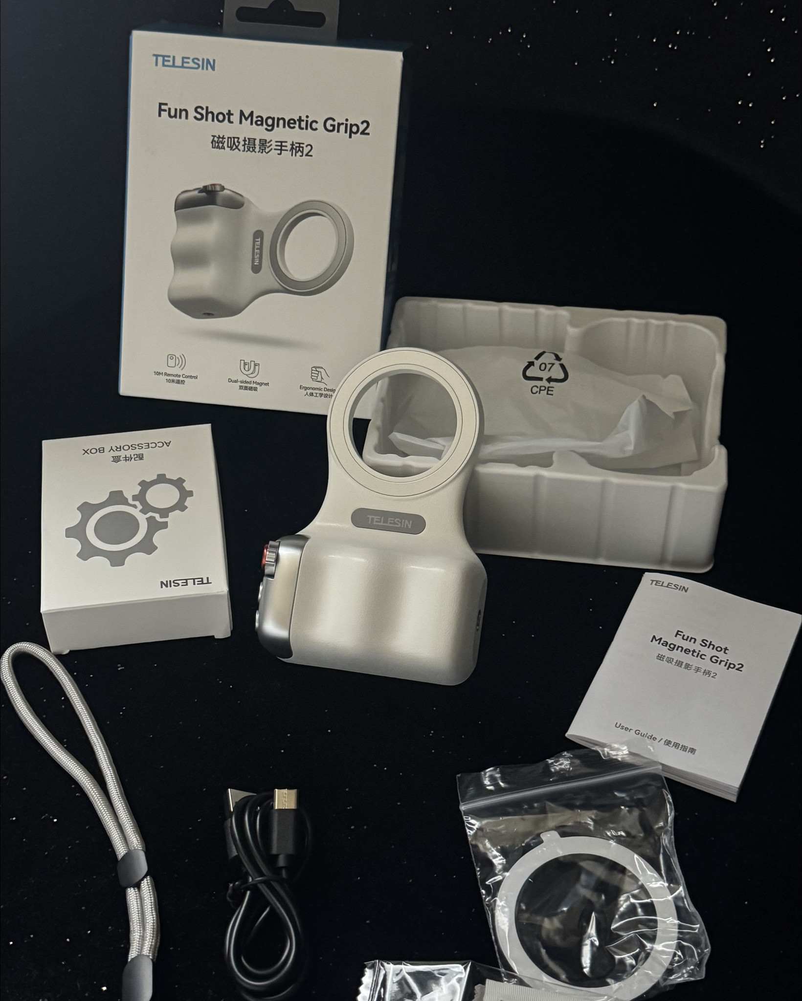 TELESIN Fun Shot - Cámara magnética para teléfono, estilo DSLR, agarre de obturador para iPhone y Android con botón de obturador inalámbrico desmontable anticaída, tornillo de 1/4 pulgadas, cómodo soporte ergonómico para mango de cámara.


#LTKSeasonal #LTKSaleAlert #LTKTravel