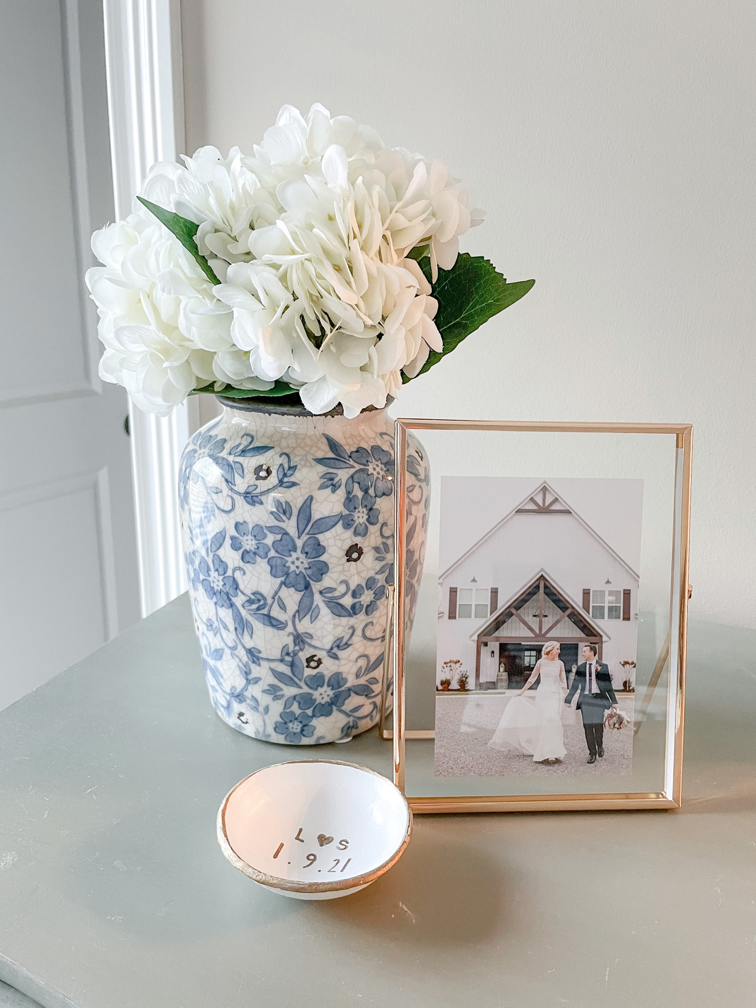 Classic Vase + golden picture frame! 

#LTKFind #LTKhome #LTKstyletip