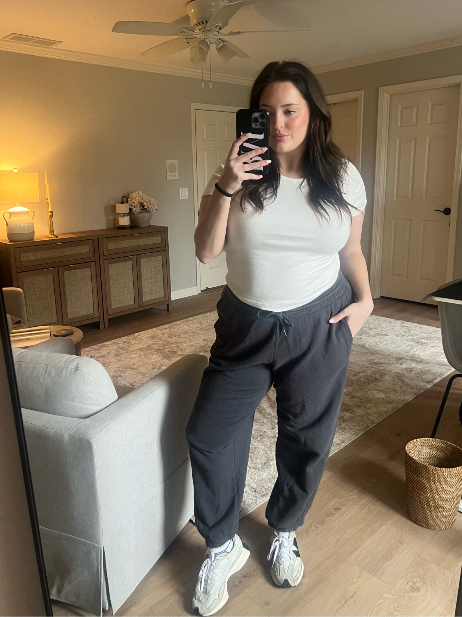 Always my go-to comfy outfit! Aerie joggers and a cropped shirt ☁️

#LTKMostLoved #LTKFindsUnder50 #LTKMidsize