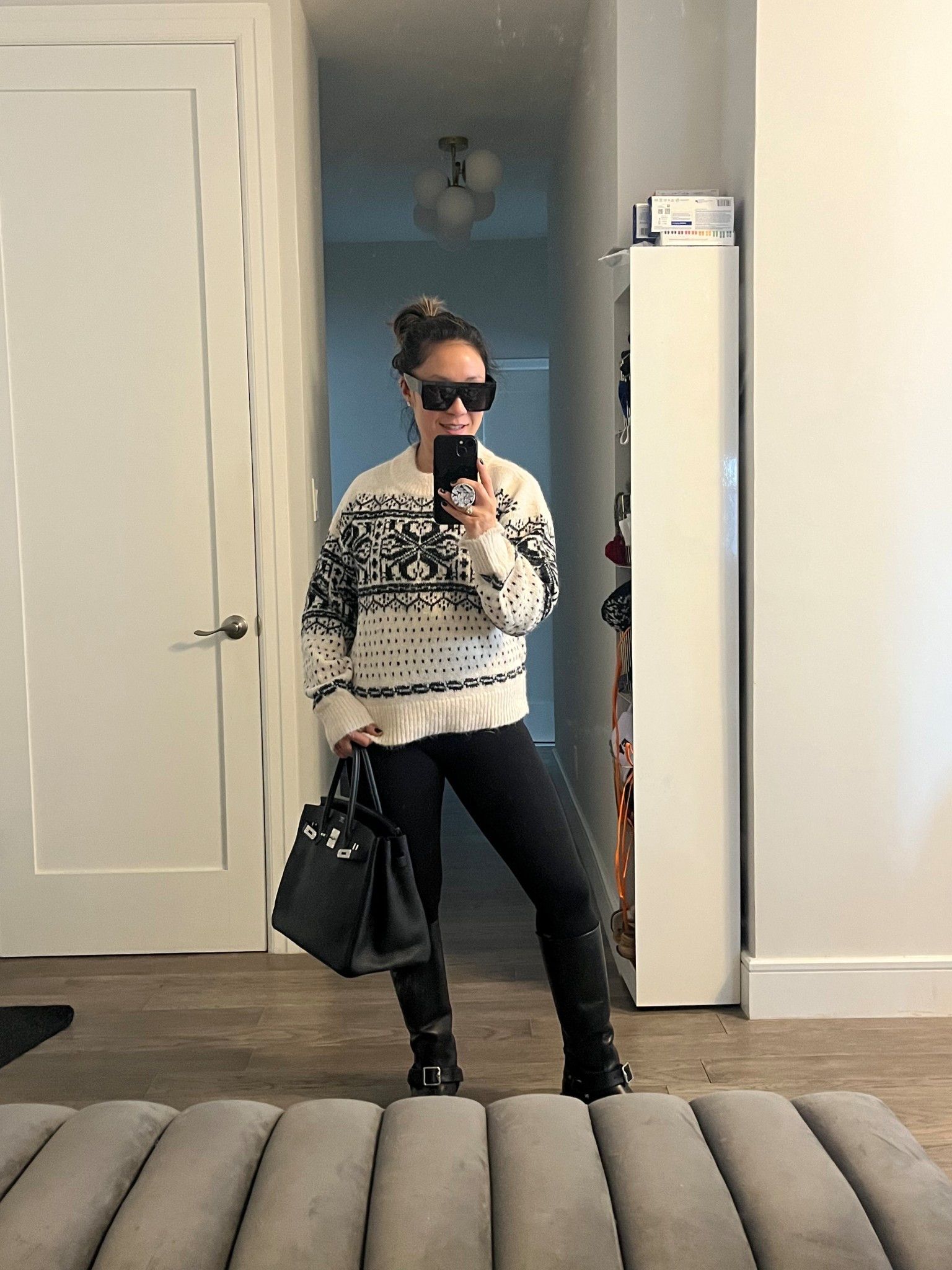 Apres ski. I’m wearing an xs. Cozy fit. Lots of room. Great neutral!

#LTKFindsUnder100 #LTKGiftGuide #LTKFindsUnder50