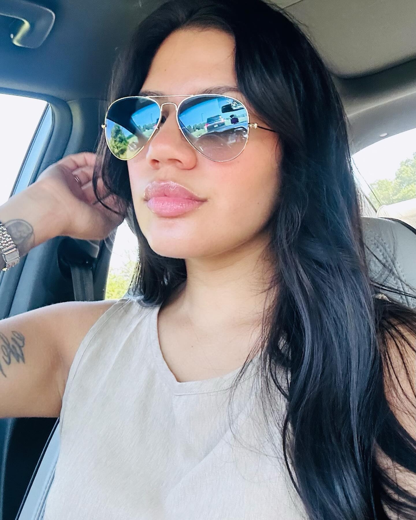 Happy Saturday Besties❤️
@rayban 

#beauty #latina #rayban #fashion #style #ootd #ootdfashion #styleblogger #contentcreator #content #motivation #positivevibes #positivity #explore #explorepage✨ #popular #popularpage #girls #loveislove #girlsgirl #fypシ #fyp

#LTKU #LTKBeauty