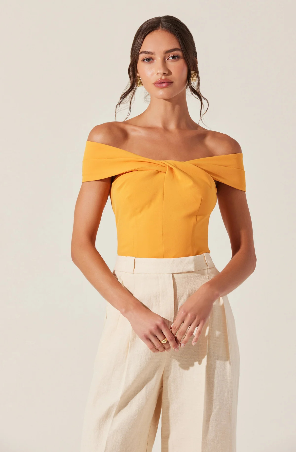 Catherine Twist Off Shoulder Top | ASTR The Label (US)