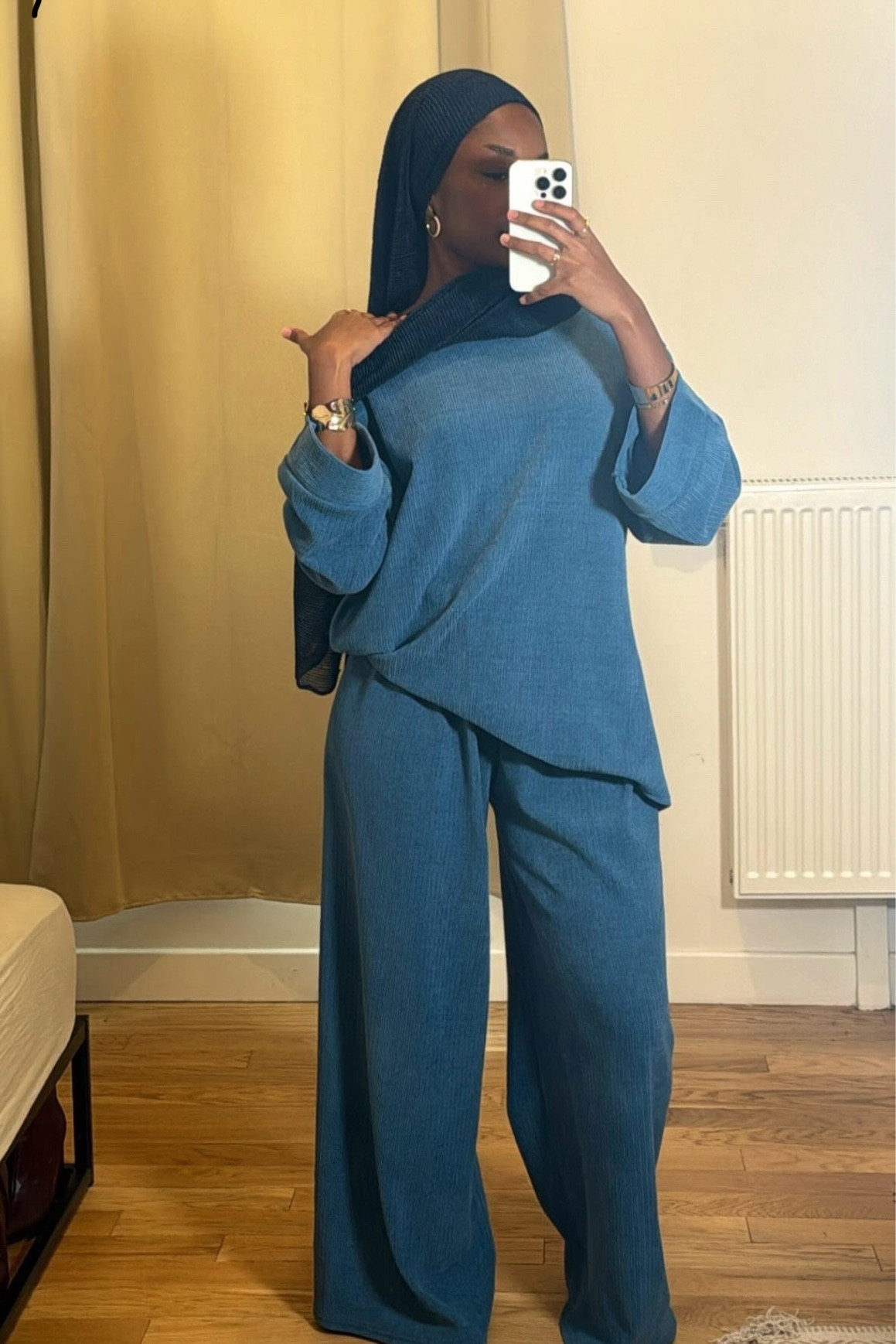 Je l’avais eu dans une boutique indépendante mais je vous ai retrouvé le meme sur Shein !

(J’ai surtaillé pour avoir un effet oversized)