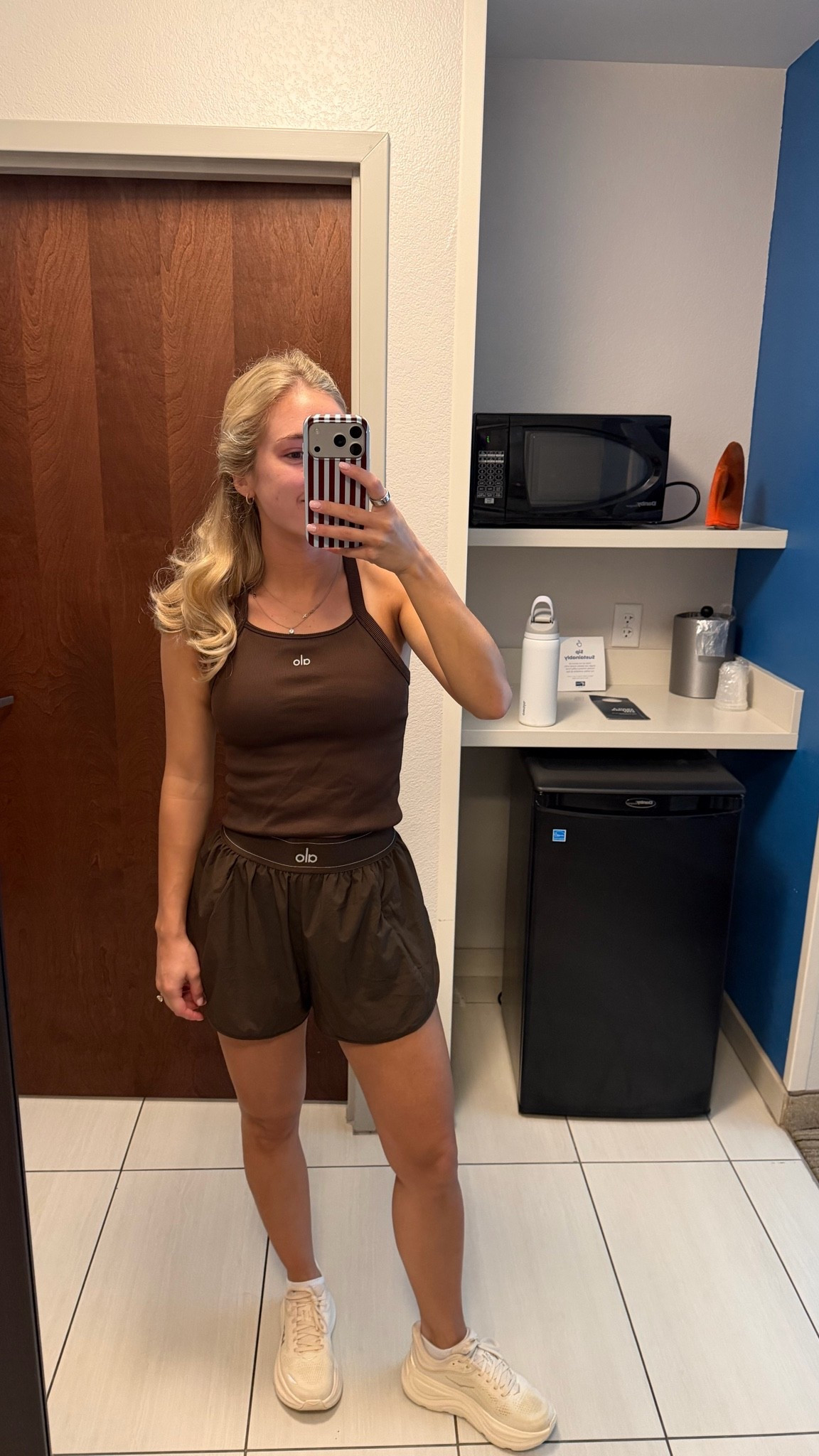 What I am wearing for shopping around town!🤎 Love this alo set!

#LTKgrwm #LTKootd #LTKmorningroutine