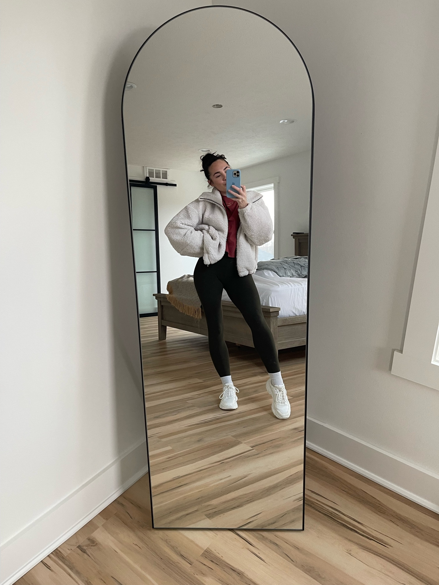 bedroom arched mirror 