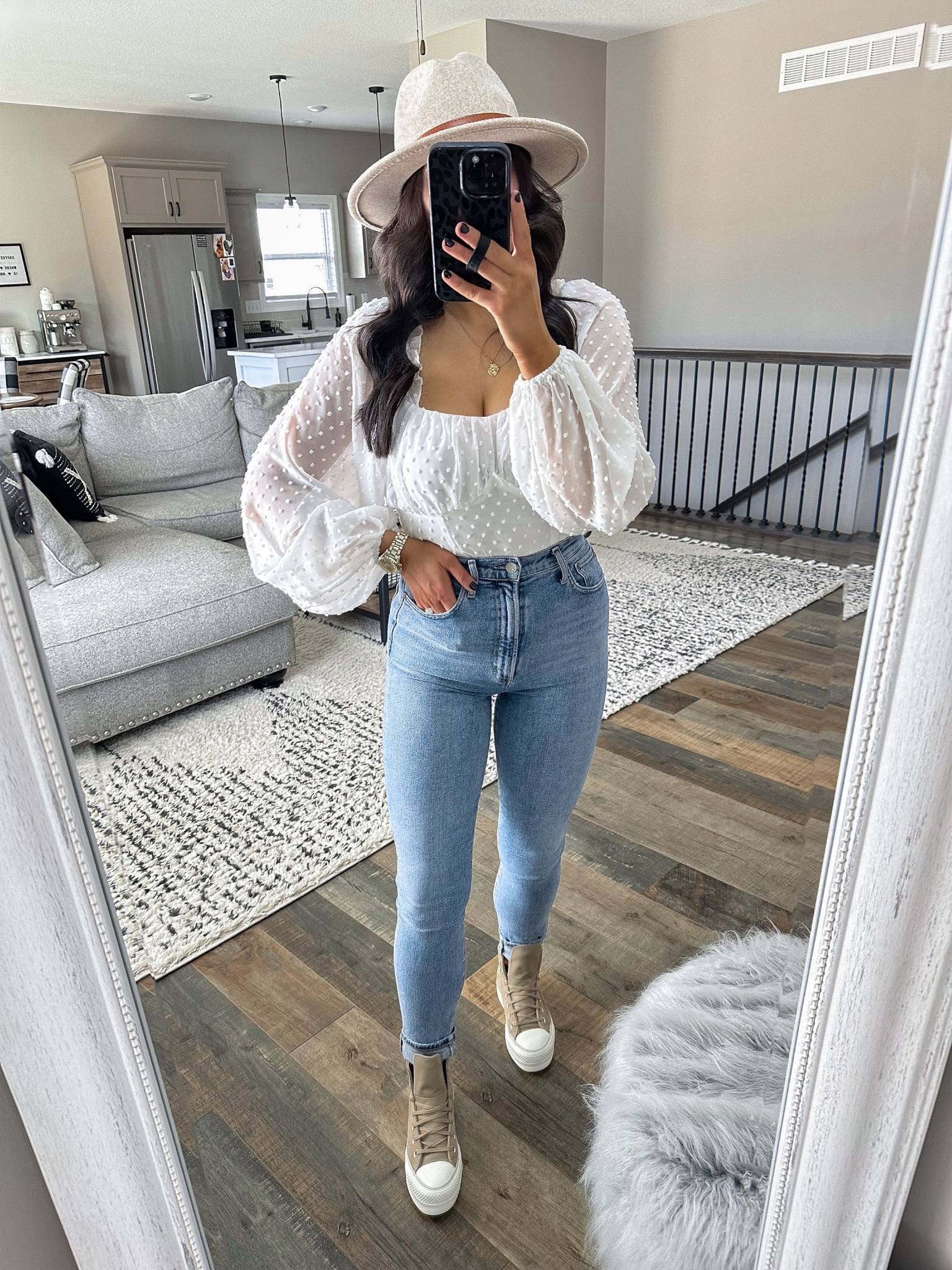 Top — xs
Jeans — 25

Neutral sneakers | platform converse | tan platform sneakers | suede converse sneakers | Swiss dot blouse | cropped blouse | high waisted skinny jeans | spring transitional outfit | spring outfit | spring style 



#LTKunder50 #LTKunder100 #LTKshoecrush