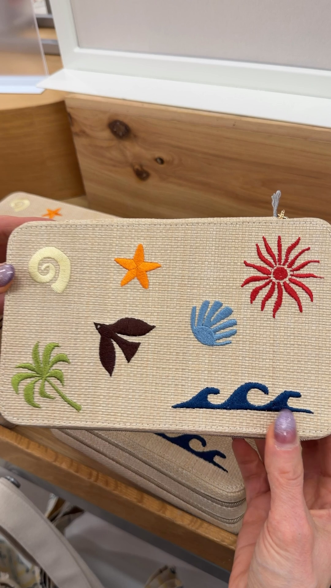 This is the perfect travel jewelry case! Super cute summer print that screams “take me on vacation”.
