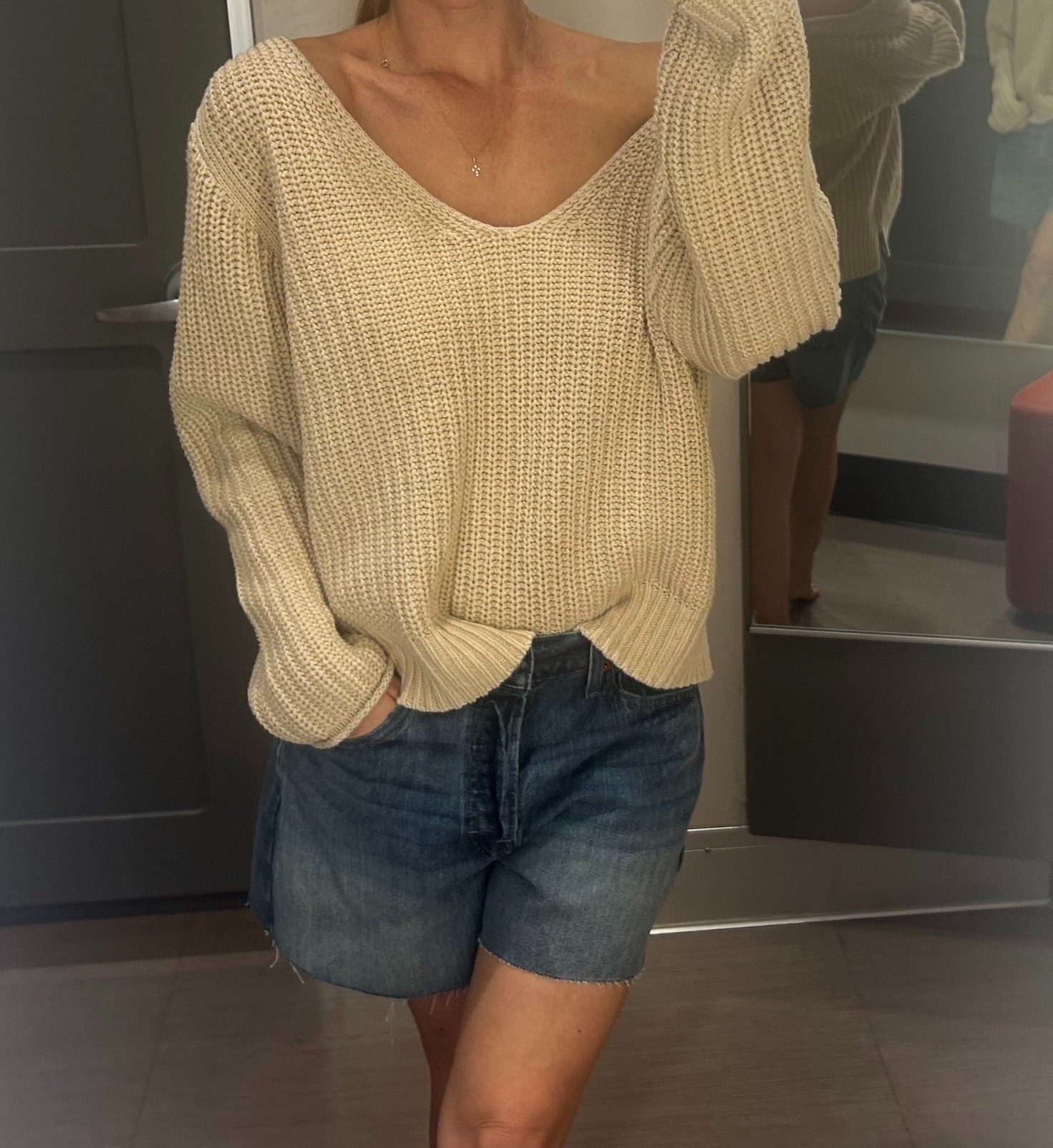 Sunday Morning Chic 🌿☕

Faded denim shorts: Your weekend go-to—relaxed and timeless. On sale now for $15

Loose tan knit: Cozy yet chic, perfect for lazy mornings.


#LTKootd #LTKmomlife #LTKFindsUnder100