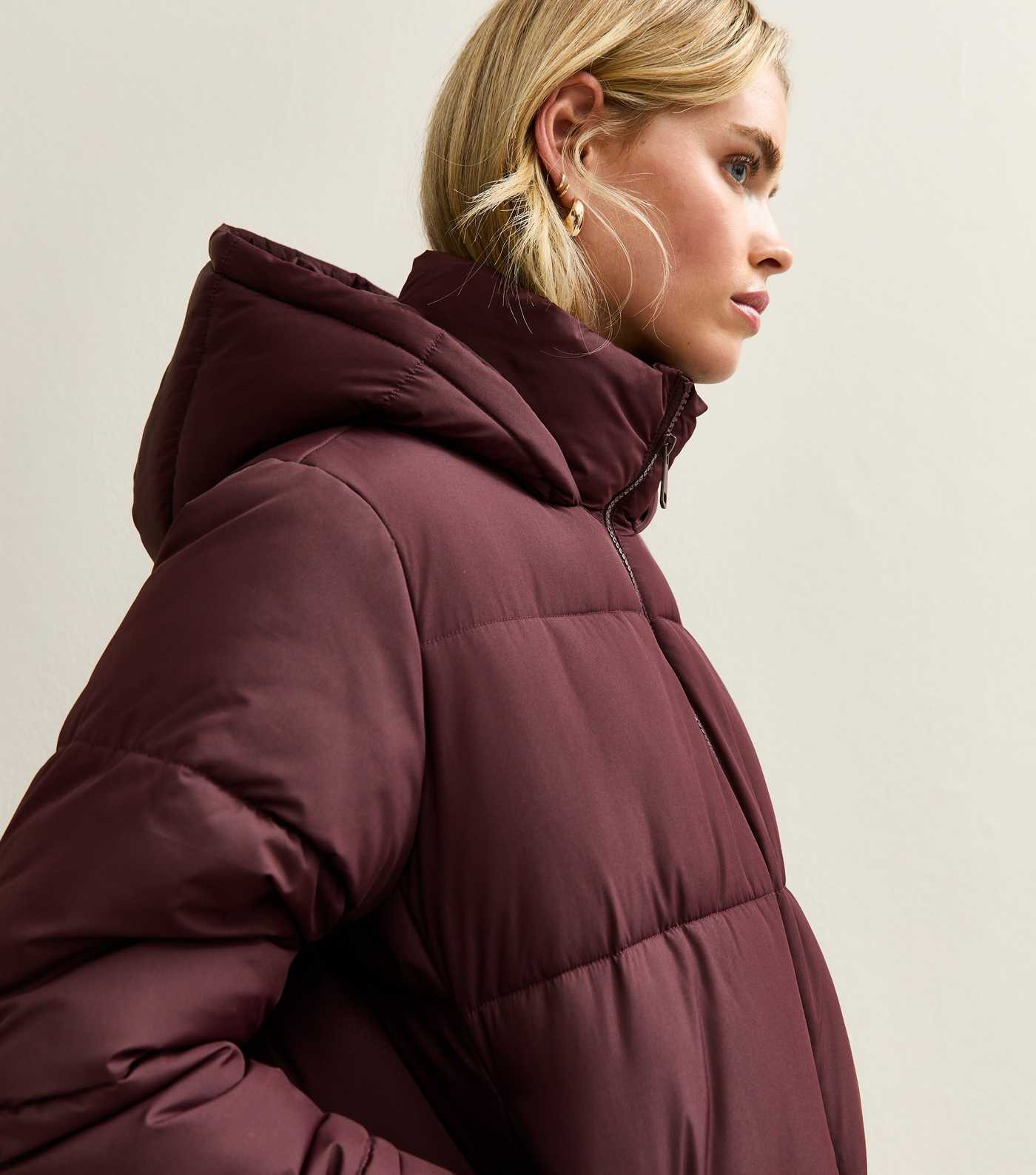 Petite Dark Burgundy Hooded Cropped Puffer Jacket | New Look | New Look (UK)