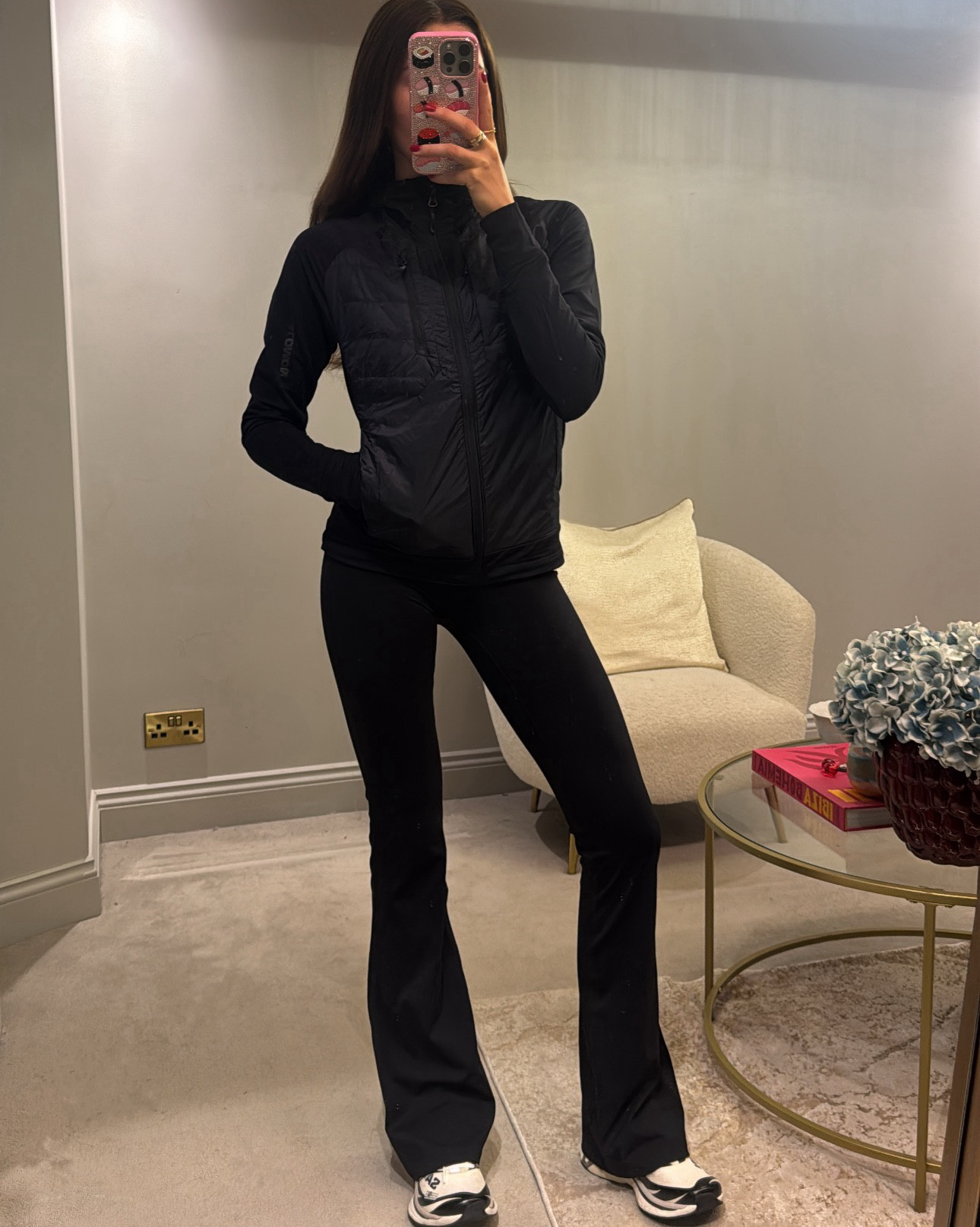 Gym outfit. Gymwear. Athleisurewear. Sports jacket. Zip up jacket. Flared leggings. Yoga pants. Salomon. ASOS  

#LTKuk #LTKstyletip #LTKwinter