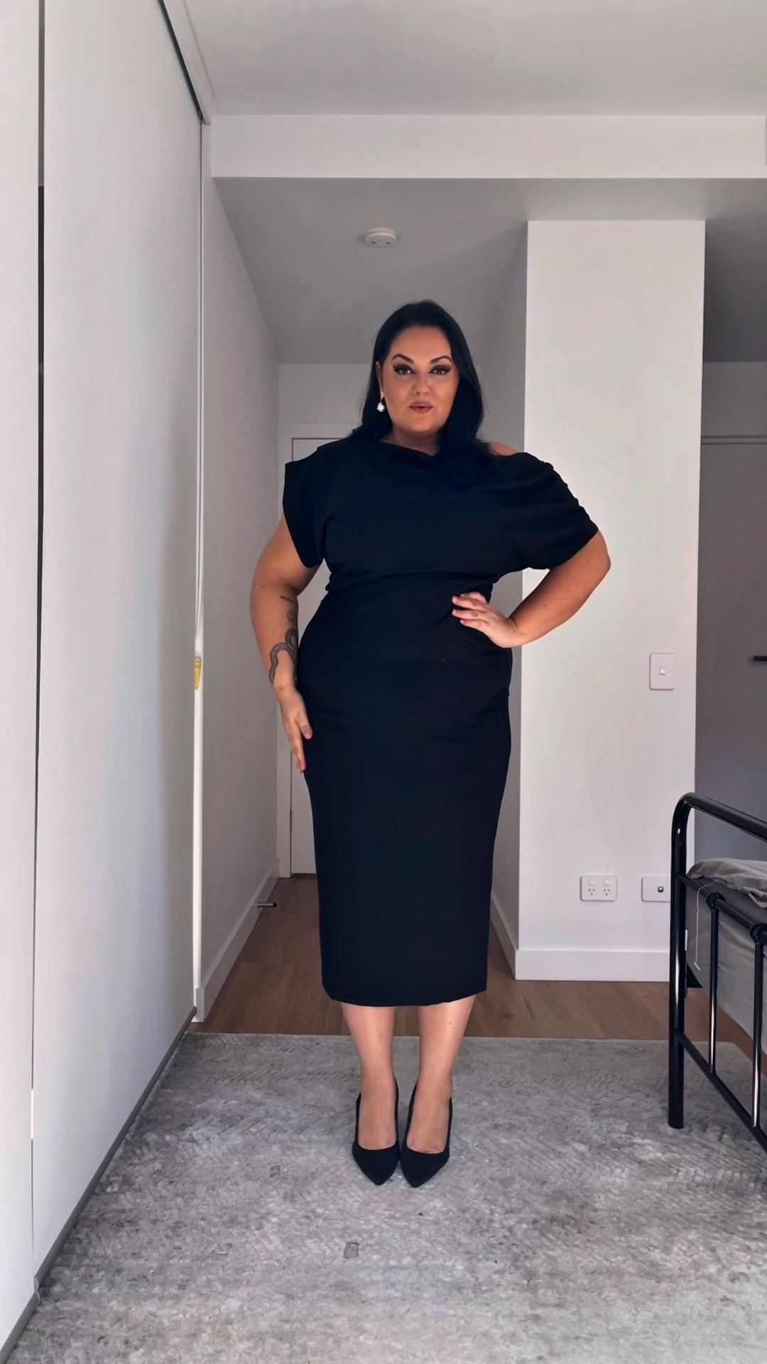 A gorgeous timeless office outfit 🖤

🔗 UK, US, EU & AU Links ( pre warning one of them has a different product image but both links are for the dress) 

#LTKplussize #LTKmidsize #LTKcurves