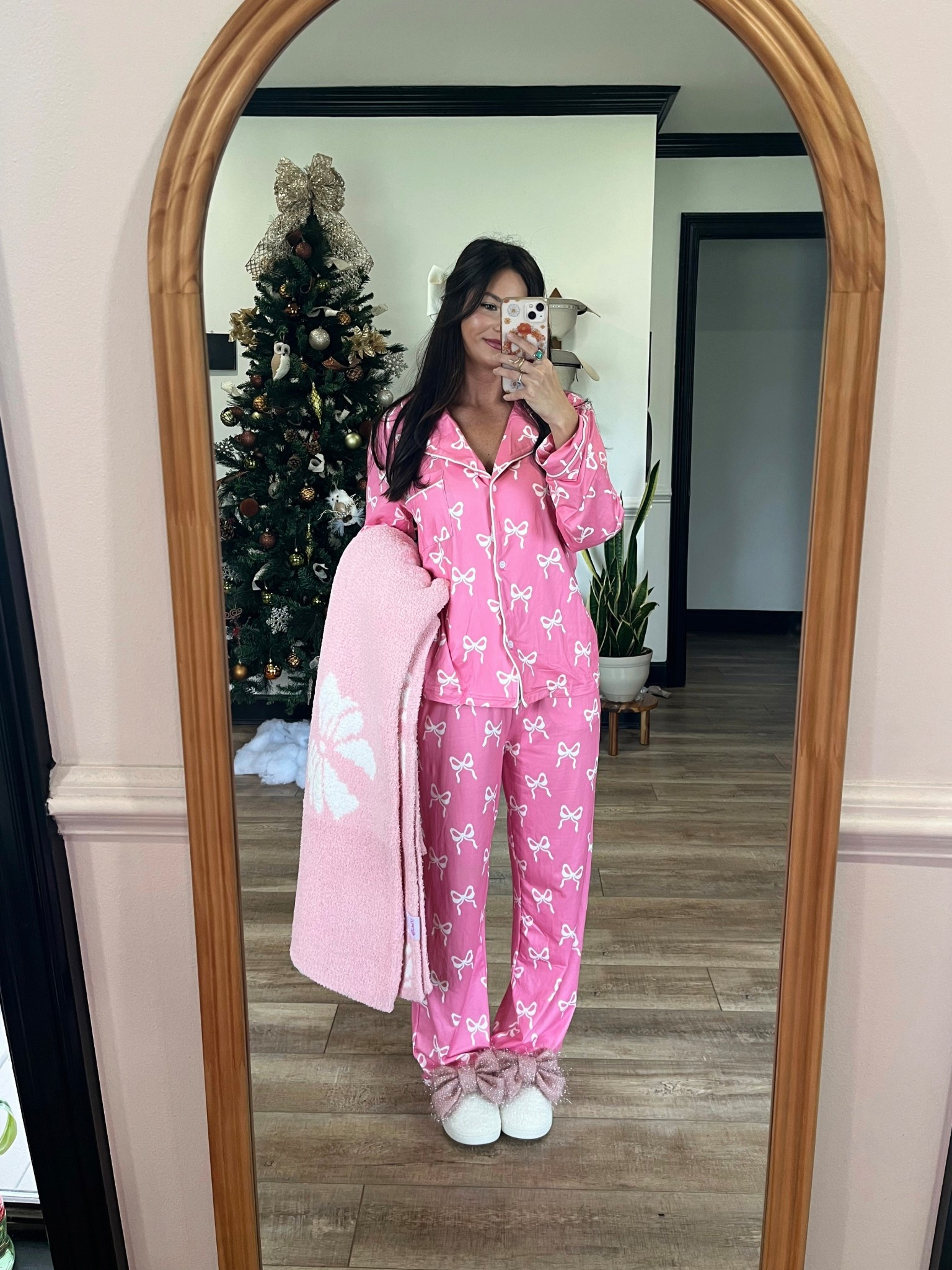 The bows are absolutely adorable! 50% off this comfy pj look plus the blanket going on sale! I’m wearing small pjs 

#LTKCyberWeek #LTKGiftGuide #LTKSaleAlert