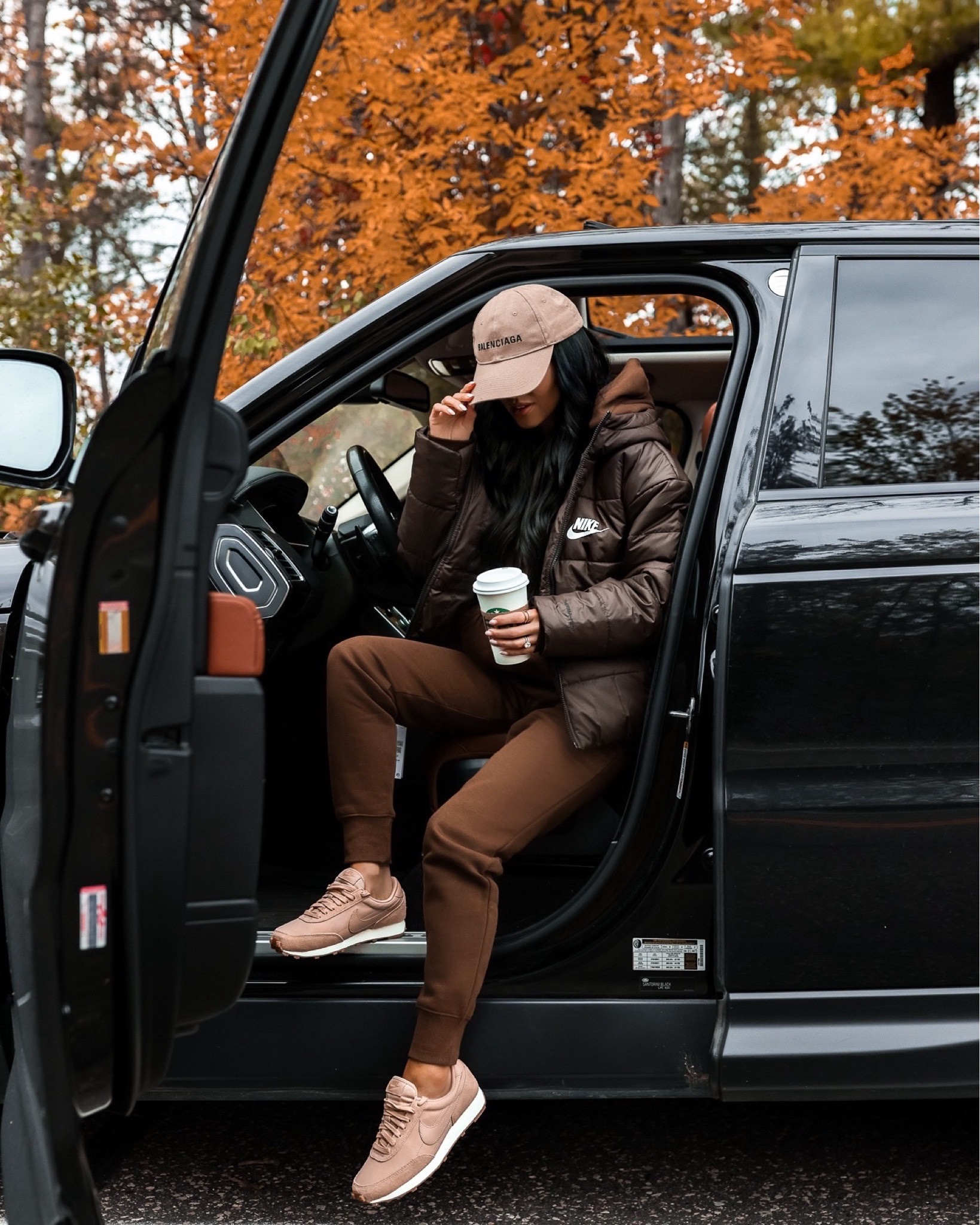 Casual fall outfit / weekend outfit ideas
Nike brown sweatshirt
Nike neutral sneakers
Nike brown puffer jacket  

#LTKSeasonal #LTKActive #LTKFindsUnder100