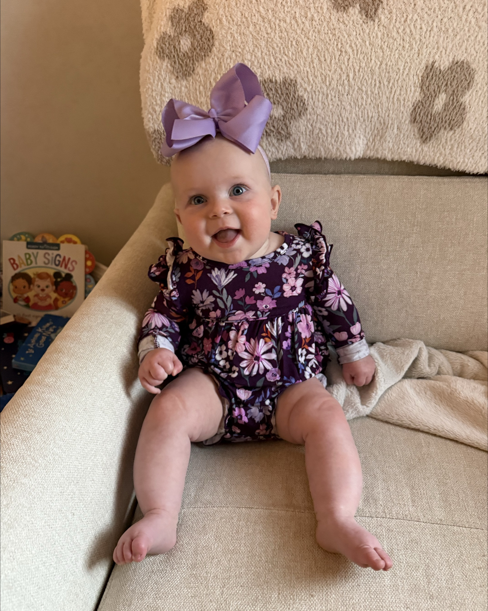 Things we love? Bamboo and bubble rompers. The combo? This mama of a crawling baby’s dream!! Soooo soft and stretchy and CUTE!!
For reference, Charlee is 5.5months, 16 lbs and wears 0-3. 💖
#babyclothes #girlmom #fallbabyclothes 

#LTKSeasonal #LTKBaby #LTKFindsUnder50