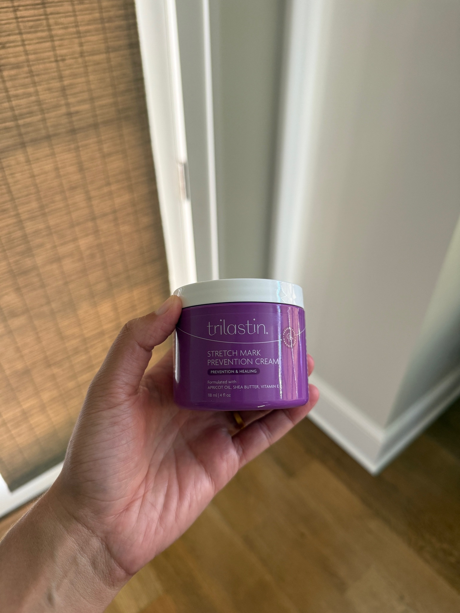 Say goodbye to stretch marks!

stretch mark cream, body oil, hydration, Grace White