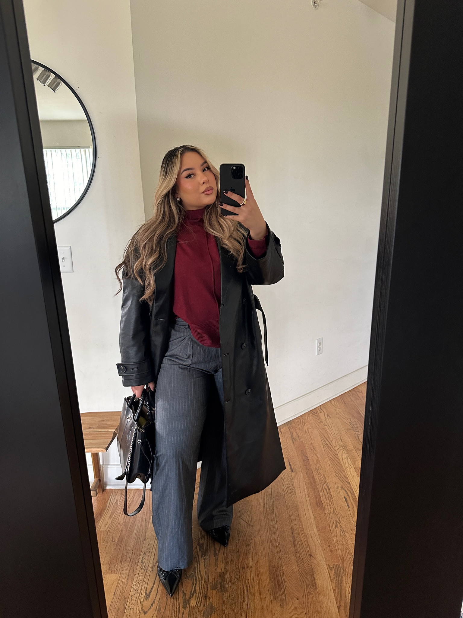 Fall Work Wear/Chic Outfit💼🖤

Trousers: L 
Sweater: M 

#LTKStyleTip #LTKWorkwear #LTKSeasonal