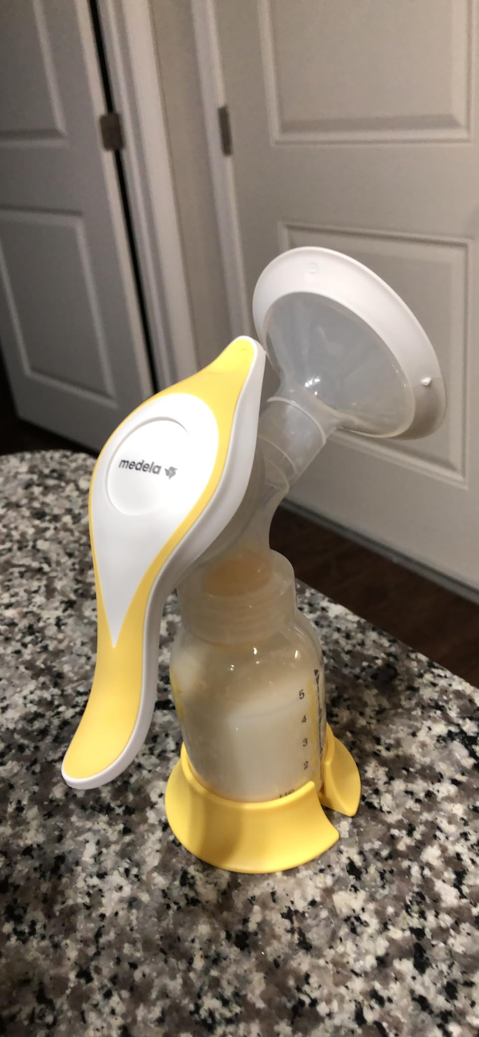 Medela Manual breast pump with Flex Shields Harmony Single Hand for More Comfort and Expressing M... | Amazon (US)