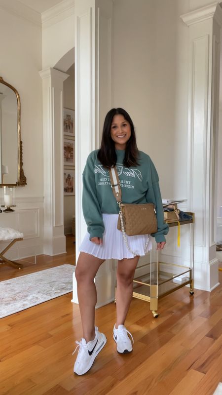 How cute is this look for pickleball? Abercrombie always has such a cute selection of tennis and pickleball gear.
…
#activewear #abercrombie #tennisoutfit #tennisskirt 

#LTKfitness #LTKitbag #LTKstyletip