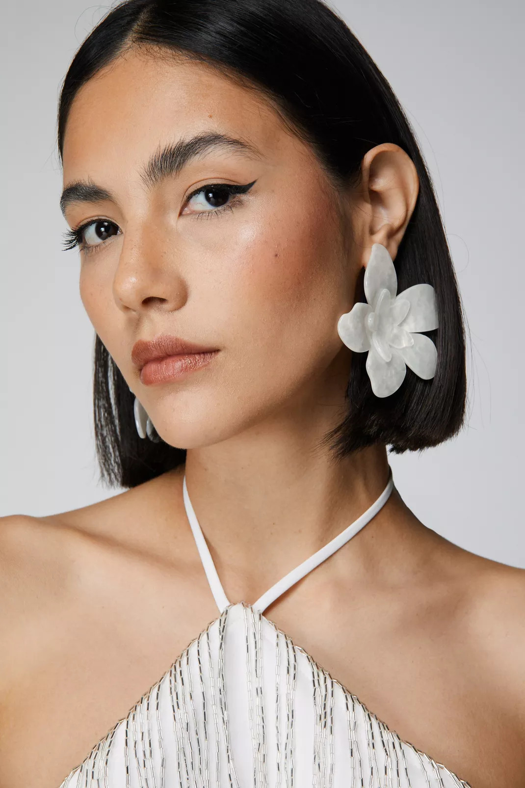 Pearlised Oversized Flower Earrings | Nasty Gal UK (+IE)