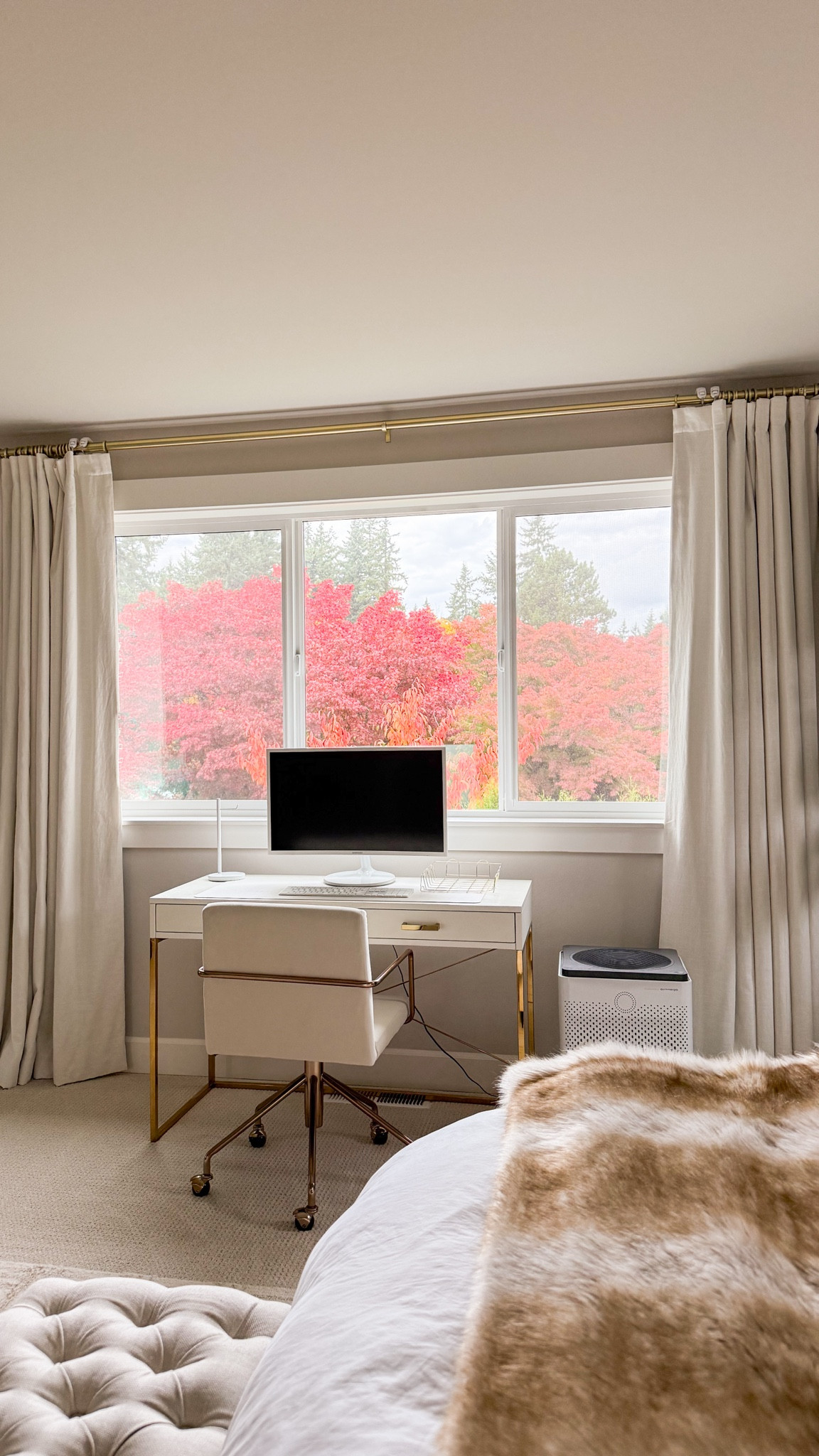 My Home Office Setup! 

Desk pad, swivel office chair, classic desk, mouse keypad, headphone standd

#LTKHome