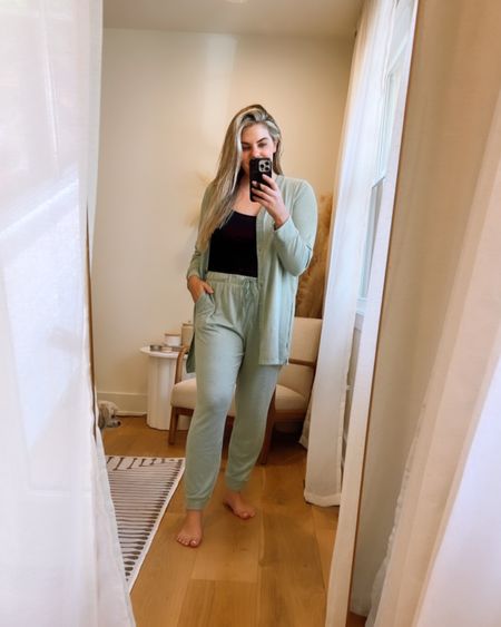 This set is perfect for lounging or traveling! It comes in 6 colors. I’m wearing a large and it’s true to size 
.
.


#LTKtravel #LTKstyletip #LTKcurves
