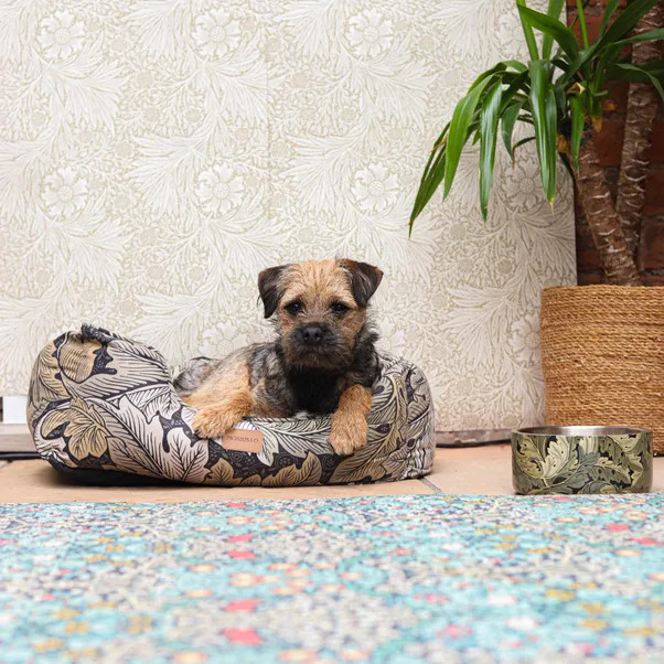 Morris & Co. Acanthus Pet Bed | Dunelm
