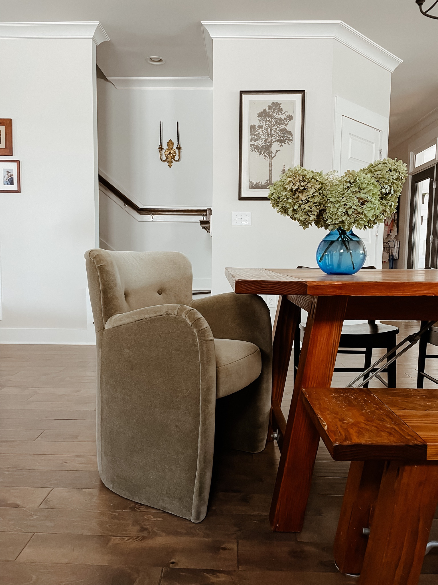 New chair 🪑It’s the best addition to our dining room. It’s the best color green. It’s velvet. It’s comfortable. What more could you want?! 😉

#LTKhome