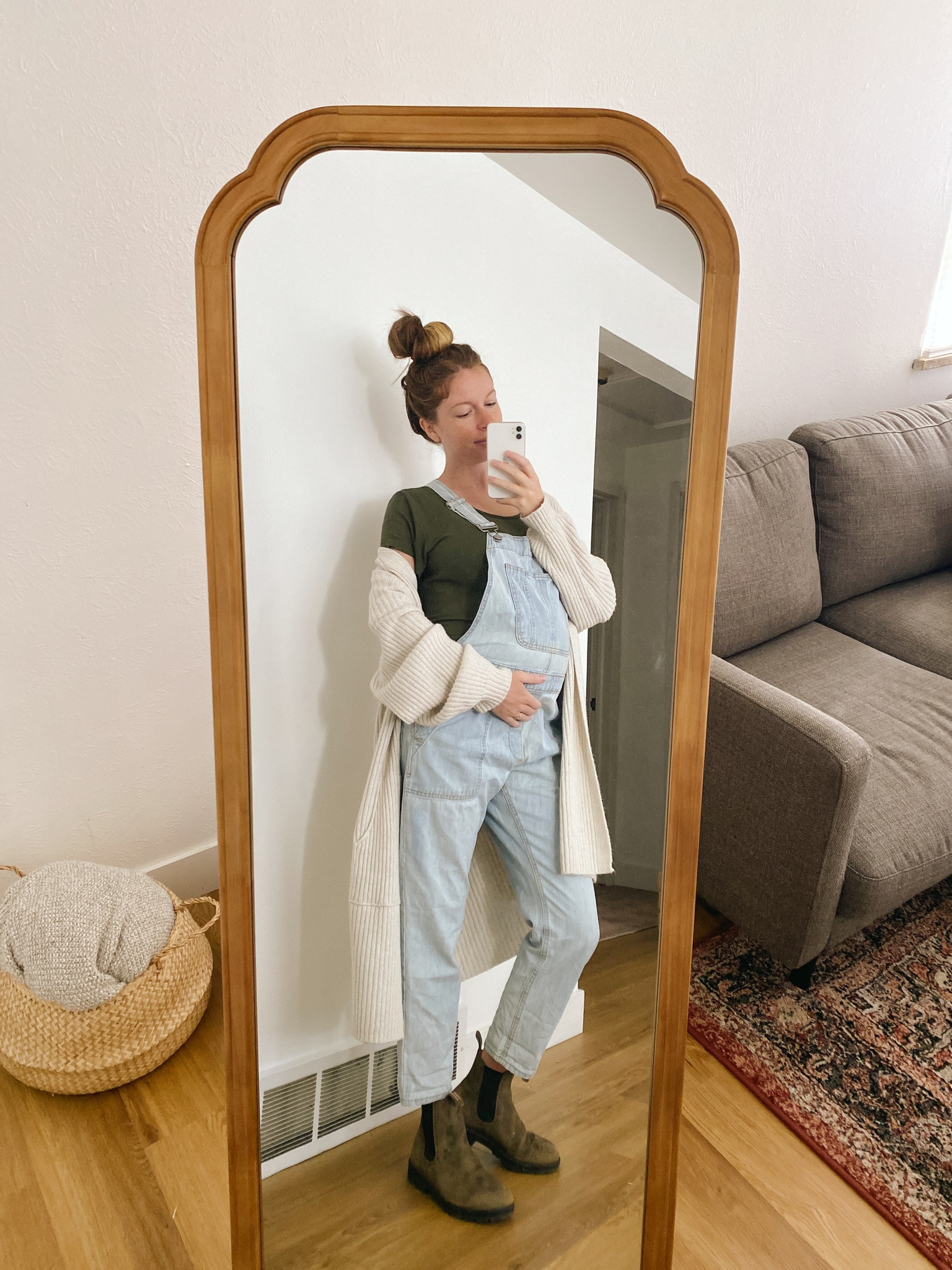 Casual maternity outfit idea for spring, fall, or summer 

#LTKbump #LTKbaby #LTKSeasonal
