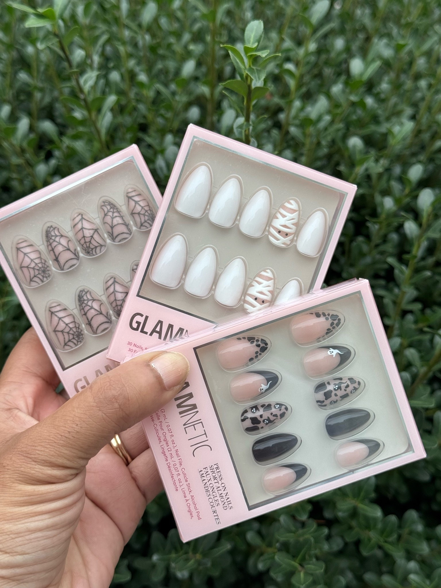 My favorite Halloween press, our nails have been restocked just in time for spooky season 👻￼