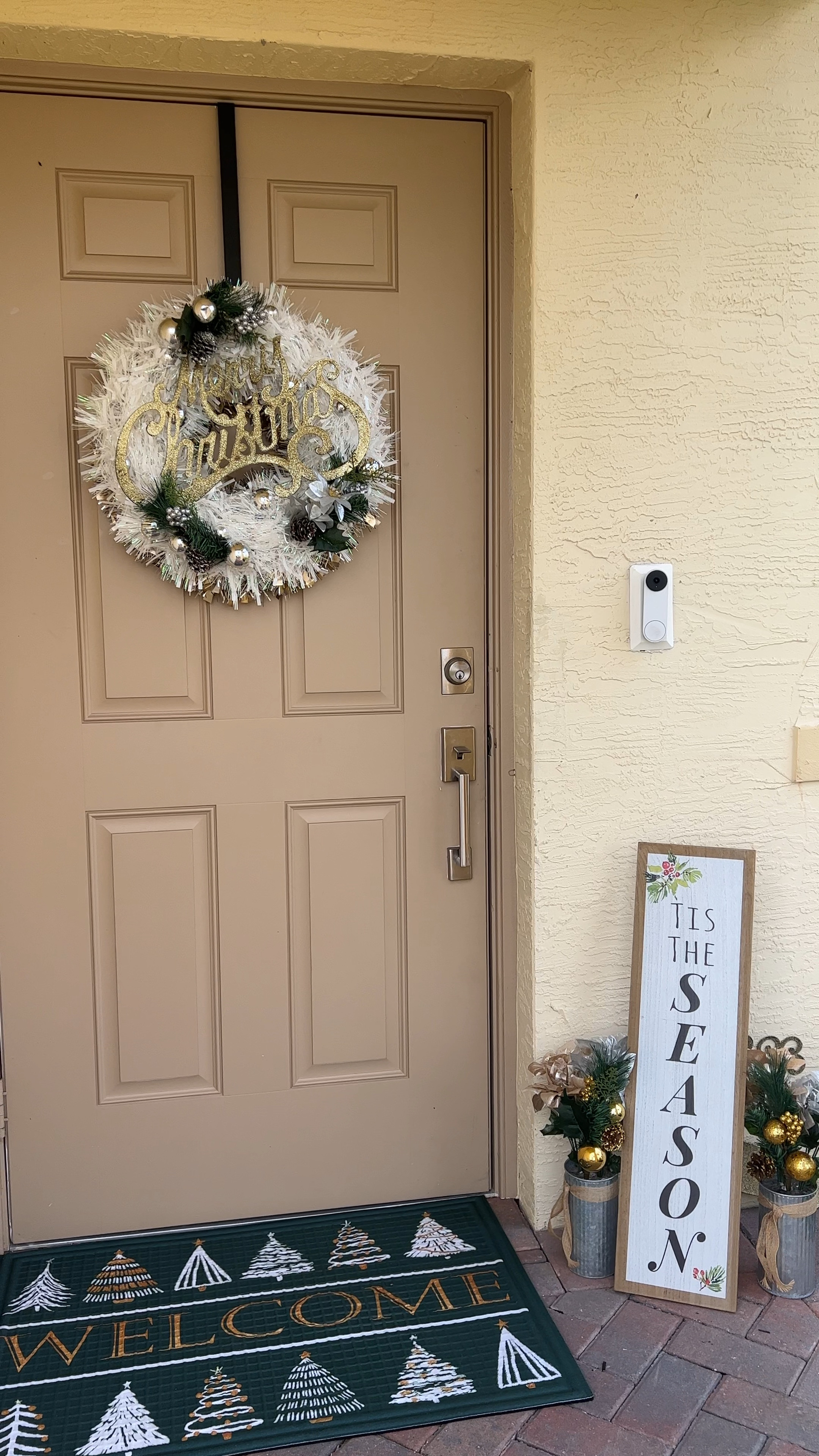 My holiday front door decor 

#LTKSeasonal #LTKHoliday #LTKhome
