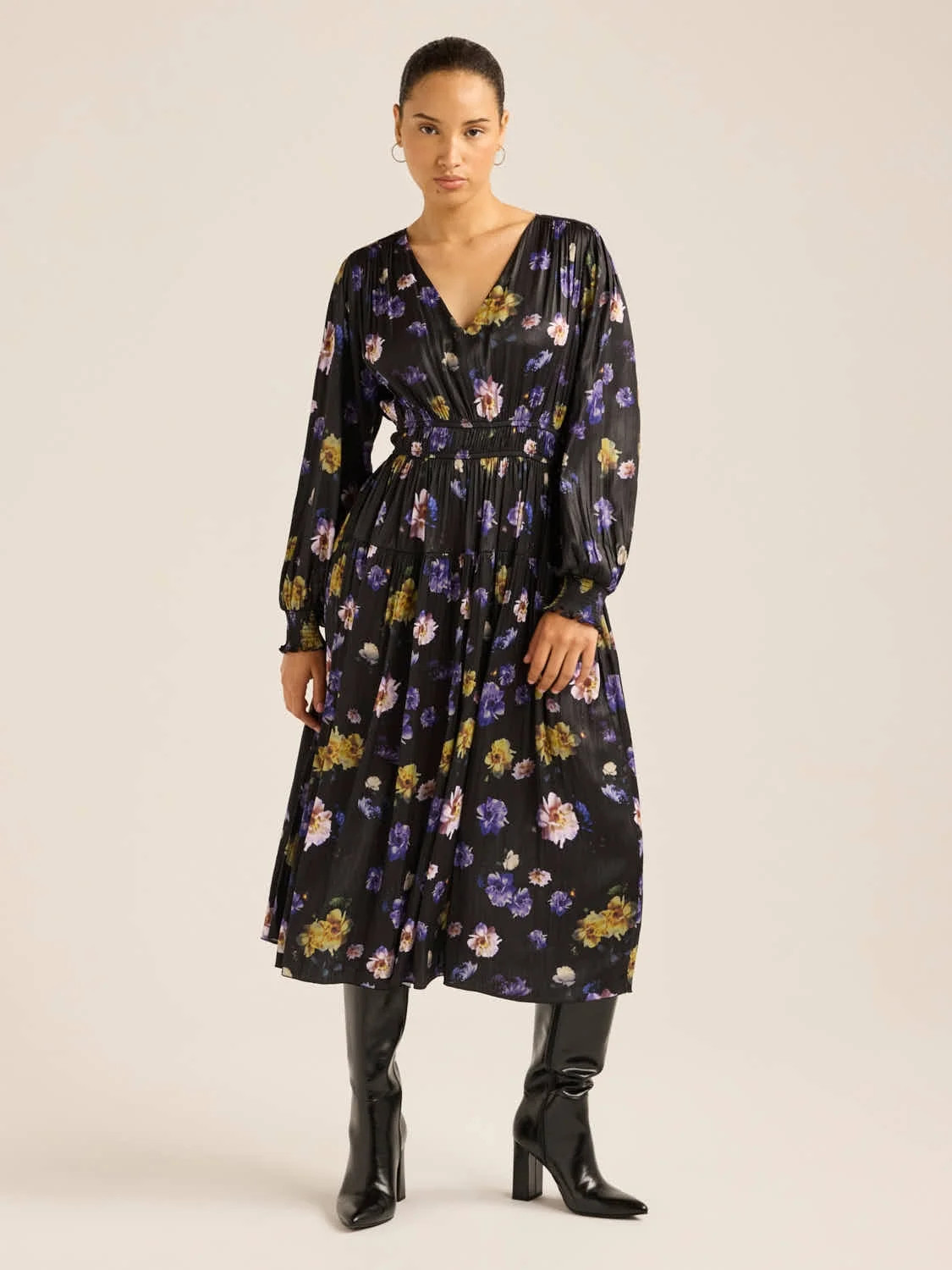 Scoop Women's & Women's Plus V Neck Plissé Midi Dress, Sizes XS-4X | Walmart (US)