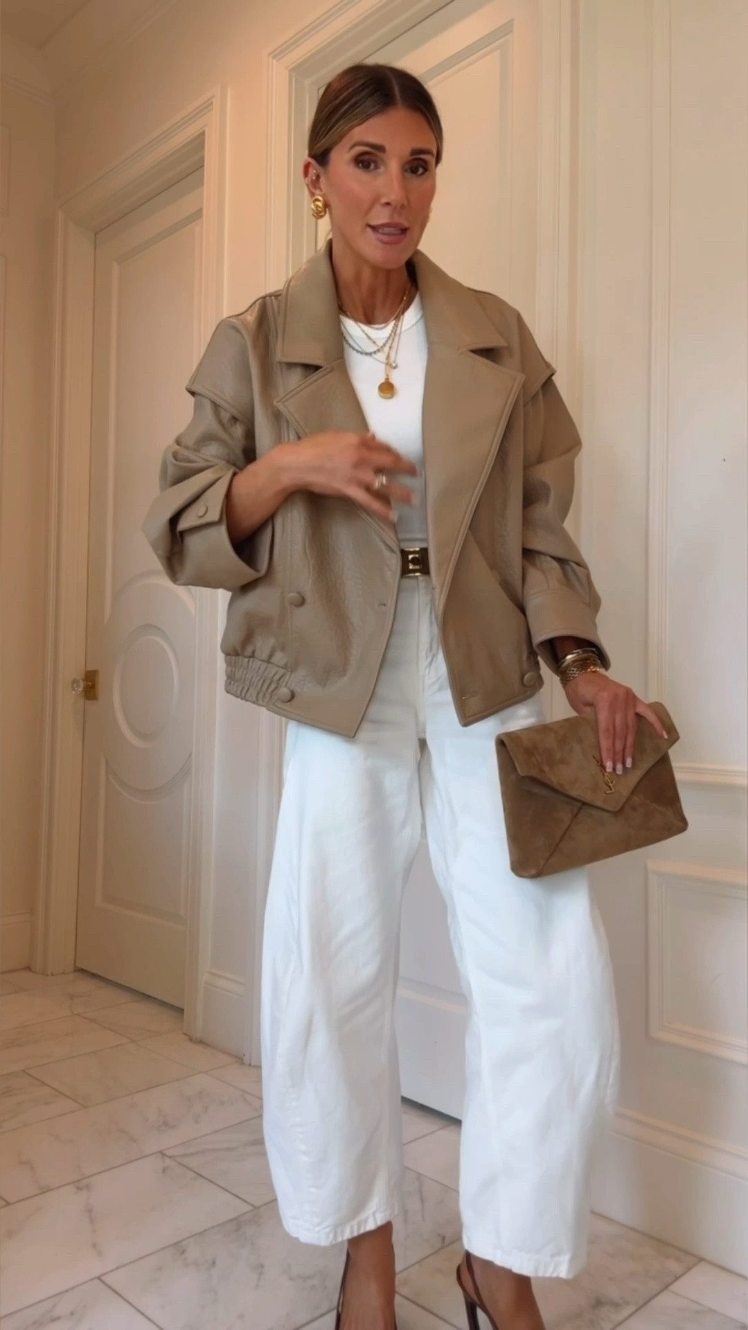 One of my favorite pairs of wide leg jeans for fall. I suggest sizing down one size