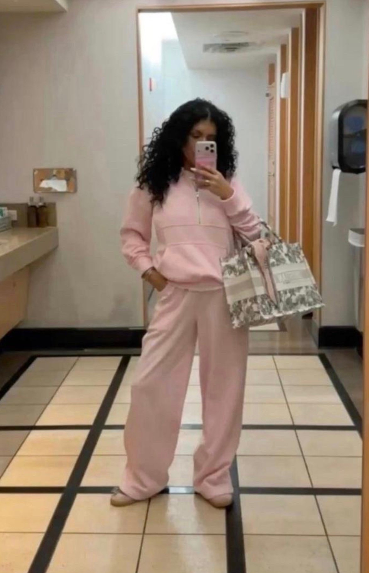 Pink-on-pink and comfy from head to toe 🎀💕 The kind of matching set that makes getting dressed way too easy.

#MatchingSet #PinkOutfit #ComfyStyle #CasualStyle #EverydayOutfit #CozyOutfit #AthleisureStyle #OutfitInspo #PinkStyle #CasualChic

#LTKdayinmylife #LTKootd #LTKstorytime