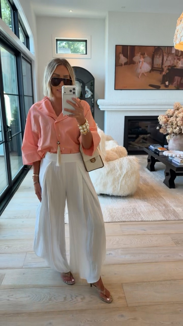 New from Zara!!! Love these pleated pants 👏🏻👏🏻

#LTKdayinmylife #LTKgrwm #LTKootd