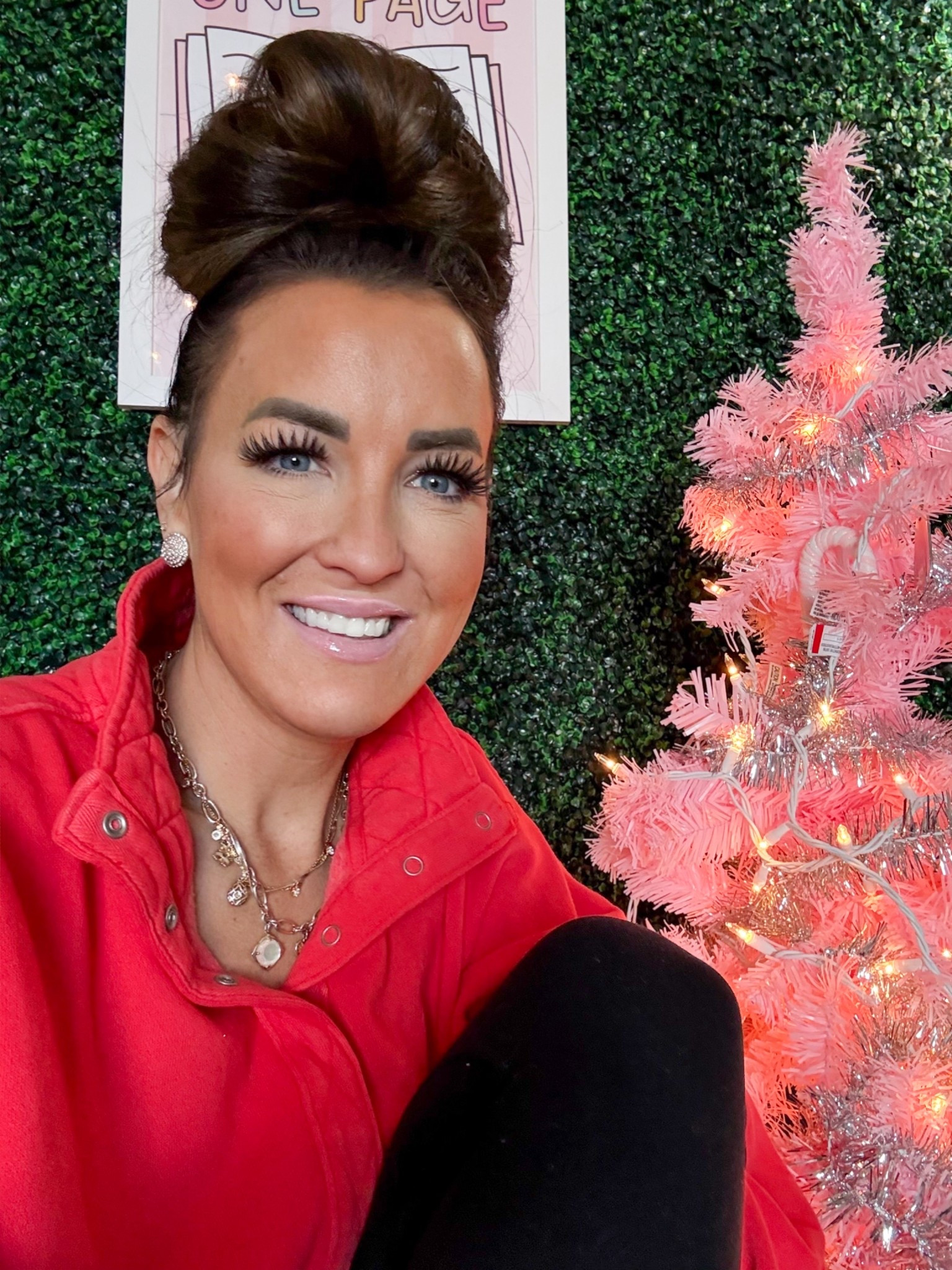 This Aerie quarter-snap is everywhere right now and for good reason. The perfect red for winter and so soft. I have it in the blue too because it’s that good. Paired it with my fav Lulu leggings and Target earrings for an easy, festive teacher outfit. ❤️ Also linking my cutie pink Christmas tree. 🩷

viral Aerie quarter snap, Aerie red sweatshirt, Aerie blue quarter snap, winter teacher outfit, cozy classroom outfit, Lululemon leggings look, Target earrings, holiday teacher style

#LTKOver40 #LTKHoliday #LTKSeasonal