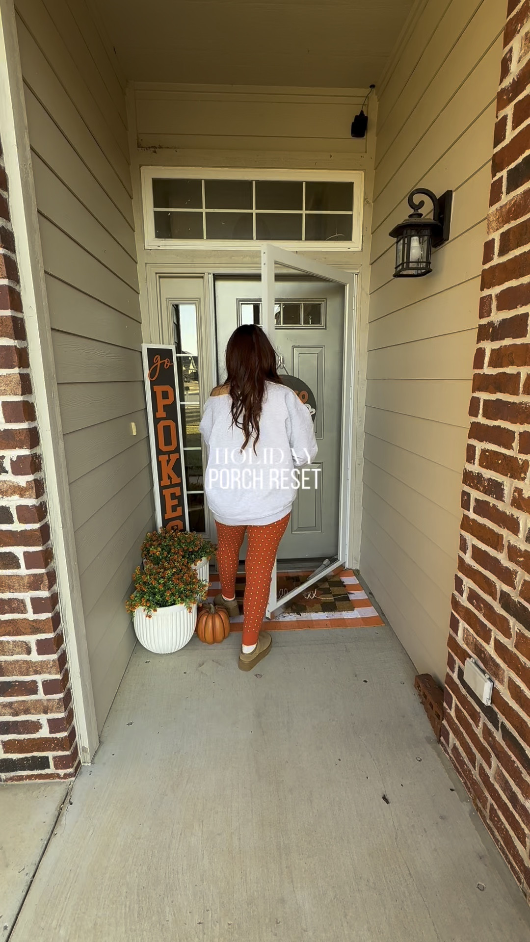 Holiday porch reset

Code CAAATLYN10 to save on the porch signs ❤️

 #porch #porchreset #holidayporch 

#LTKHoliday #LTKHome #LTKCyberWeek