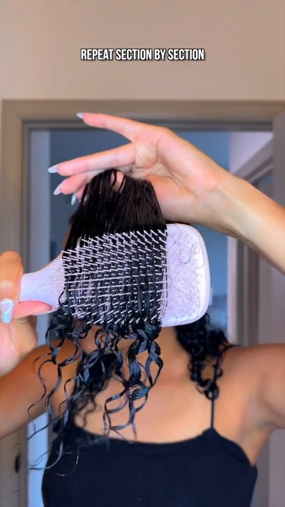 Curly hair detangling 101

#LTKbeauty #LTKFind