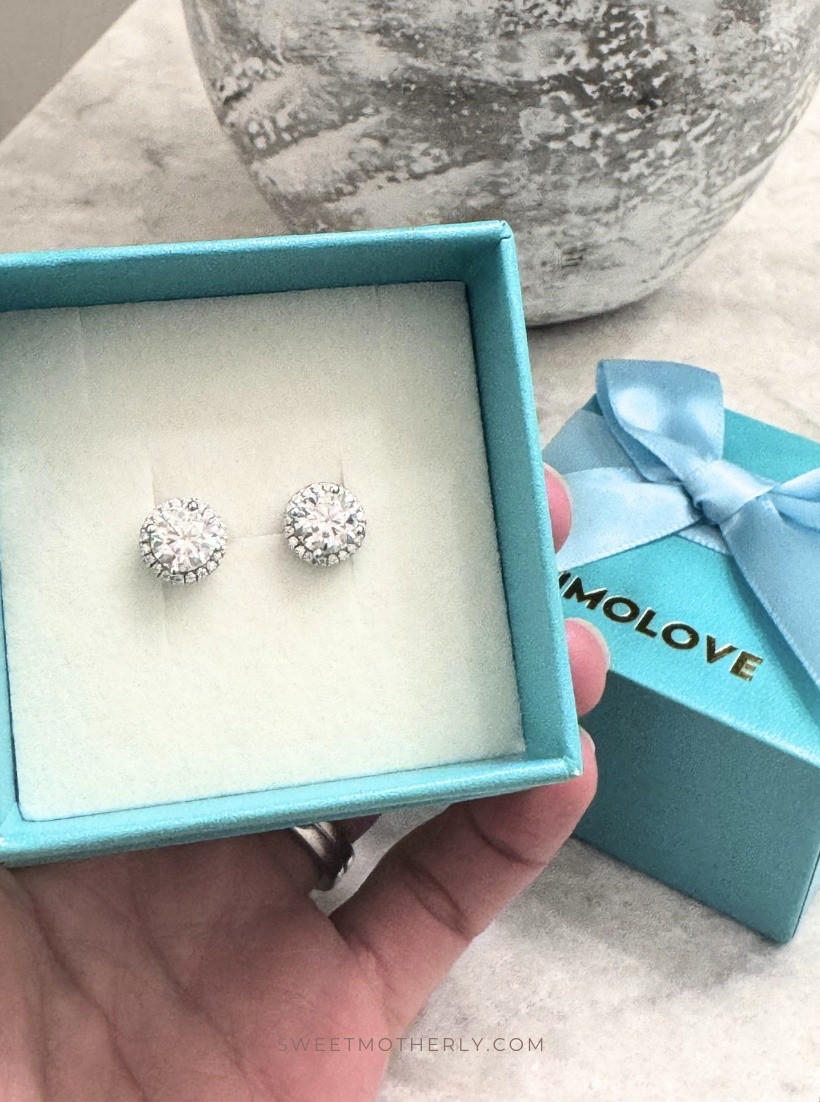 These gorgeous halo stud earrings are perfect for the holidays whether you're gifting or wearing-- and they're 𝗛𝗔𝗟𝗙 𝗢𝗙𝗙 now with our code 𝗮𝗻𝗱 𝗮𝘀 𝗹𝗼𝘄 𝗮𝘀 $𝟮𝟬! Code: MTHESD50

Affordable earrings
Budget friendly earrings
Everyday gold earrings
Stud earrings for women
Hoop earrings under $25
Dainty earrings for women
Minimalist earrings
Trendy affordable earrings

#LTKSaleAlert #LTKHoliday #LTKGiftGuide