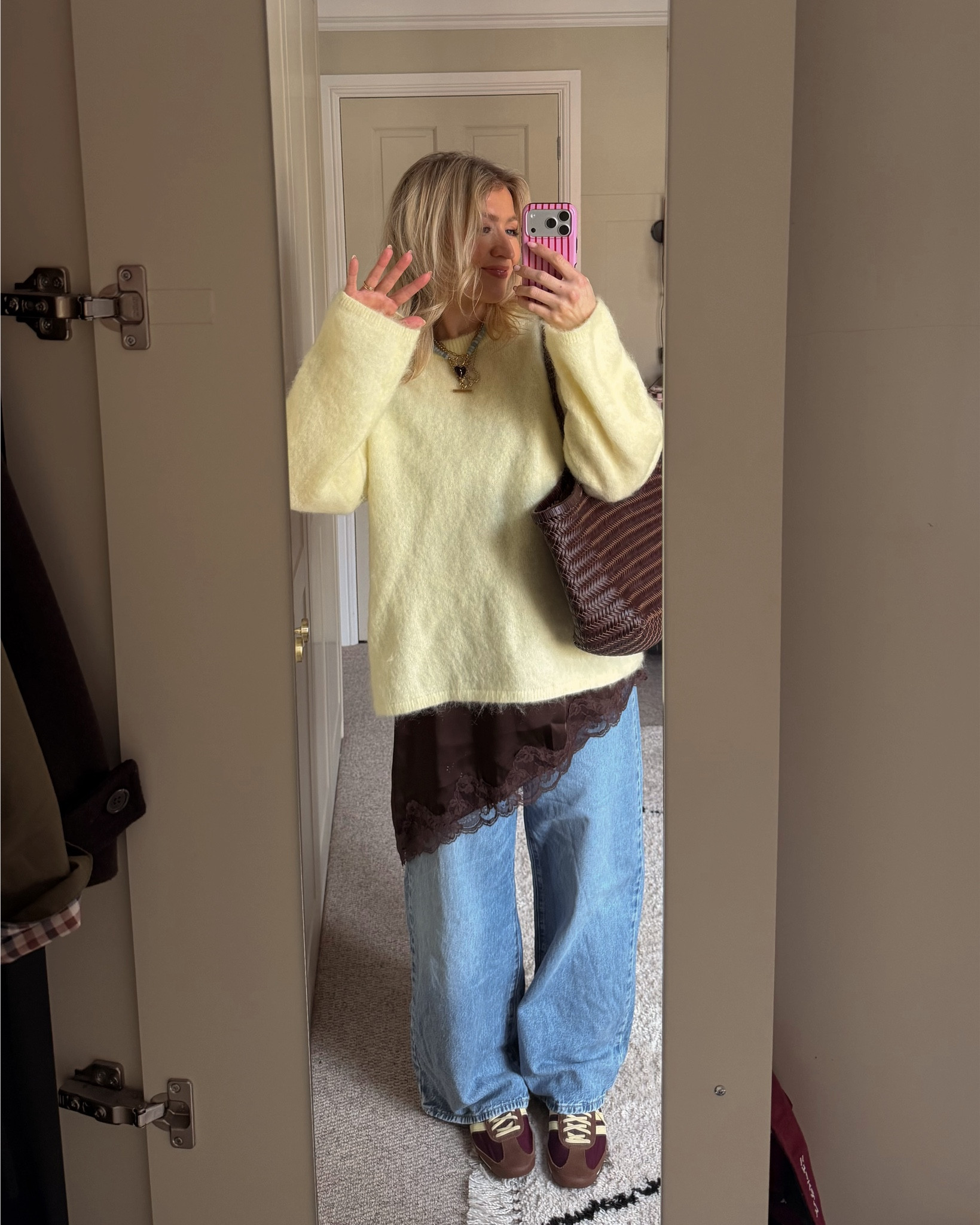 Spring outfits are creeping in ☀️

Jeans - Levi’s, W28, L29
Cami - asos, size 10
Jumper - H&M (last season), size M
Jacket - Zara, size M
Necklace - House of Colette
Trainers - Adidas SL72s
Bag - Scott Samuel
Sunnies - Kapten & Son

#LTKuk #LTKspring #LTKFashionMonth