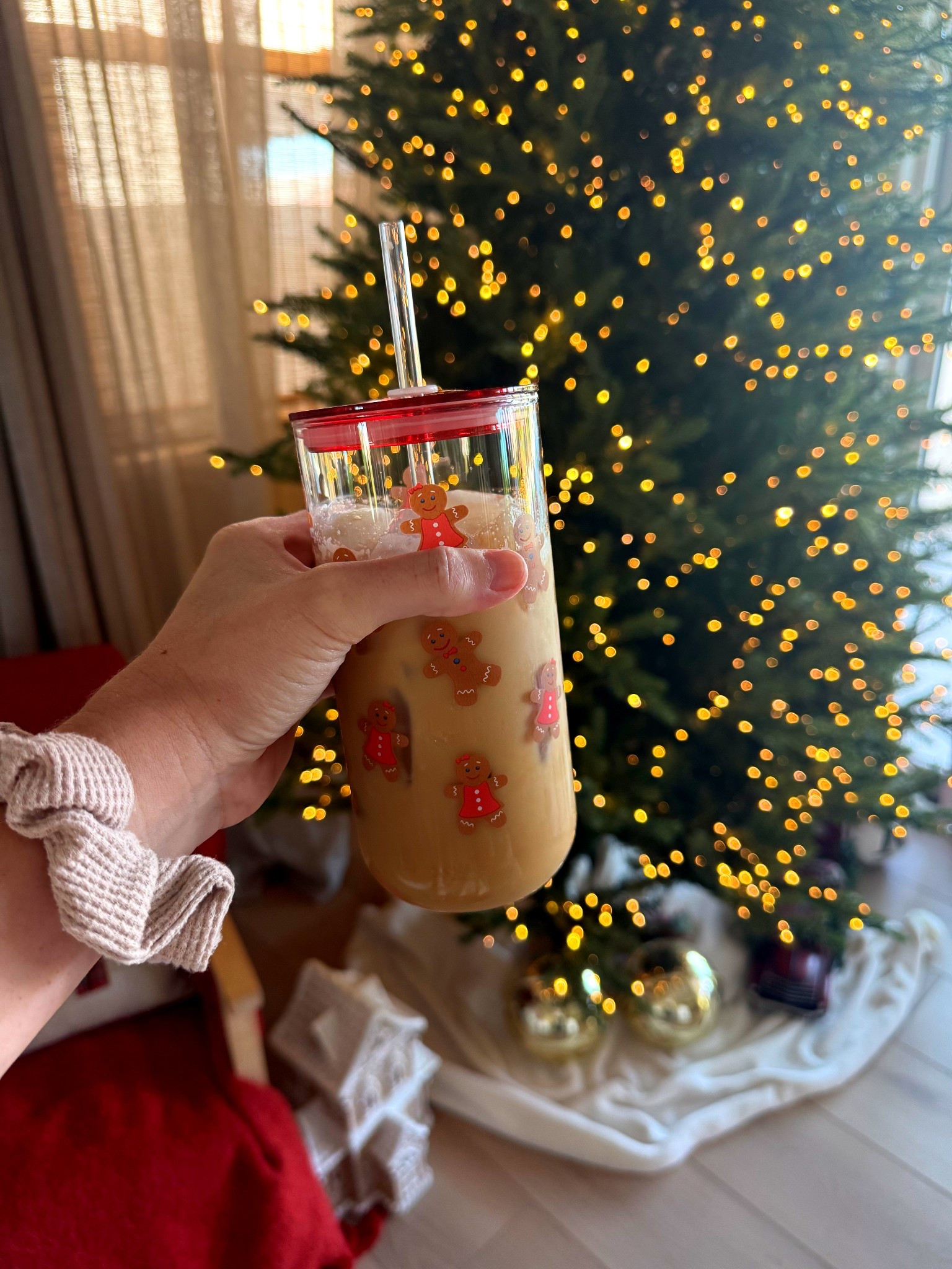 Cute gingerbread glasses with stars & lid for less than $4 each!

#icedcoffeeglass #christmascoffeeglass #gingerbreadmanglass #christmascoffeebar #coffeelover

#LTKHome #LTKGiftGuide #LTKHoliday