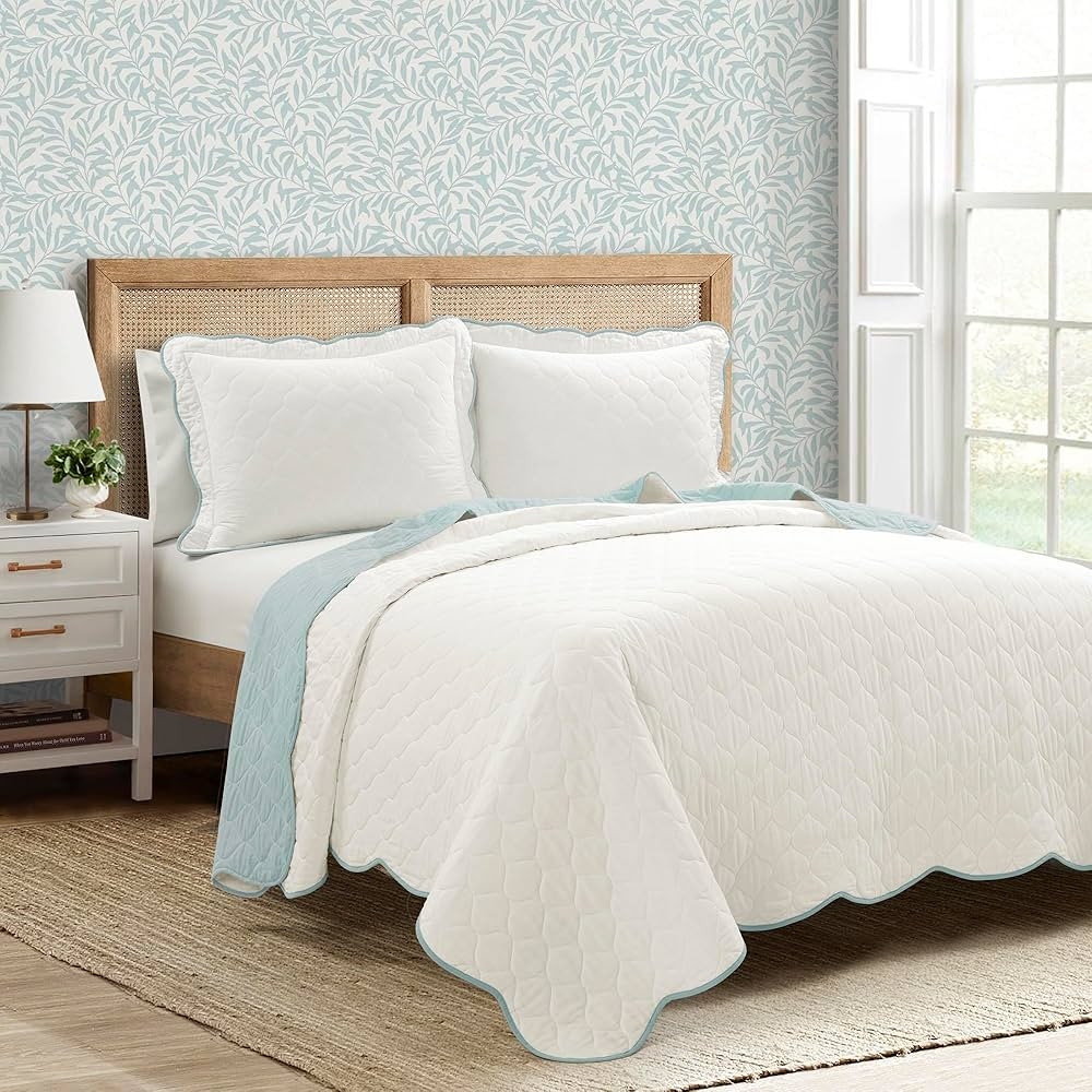 Lush Decor Coastal Chic Scallop Edge Reversible Cotton Quilt Blue/White 3 Piece Set Full/Queen - ... | Amazon (US)