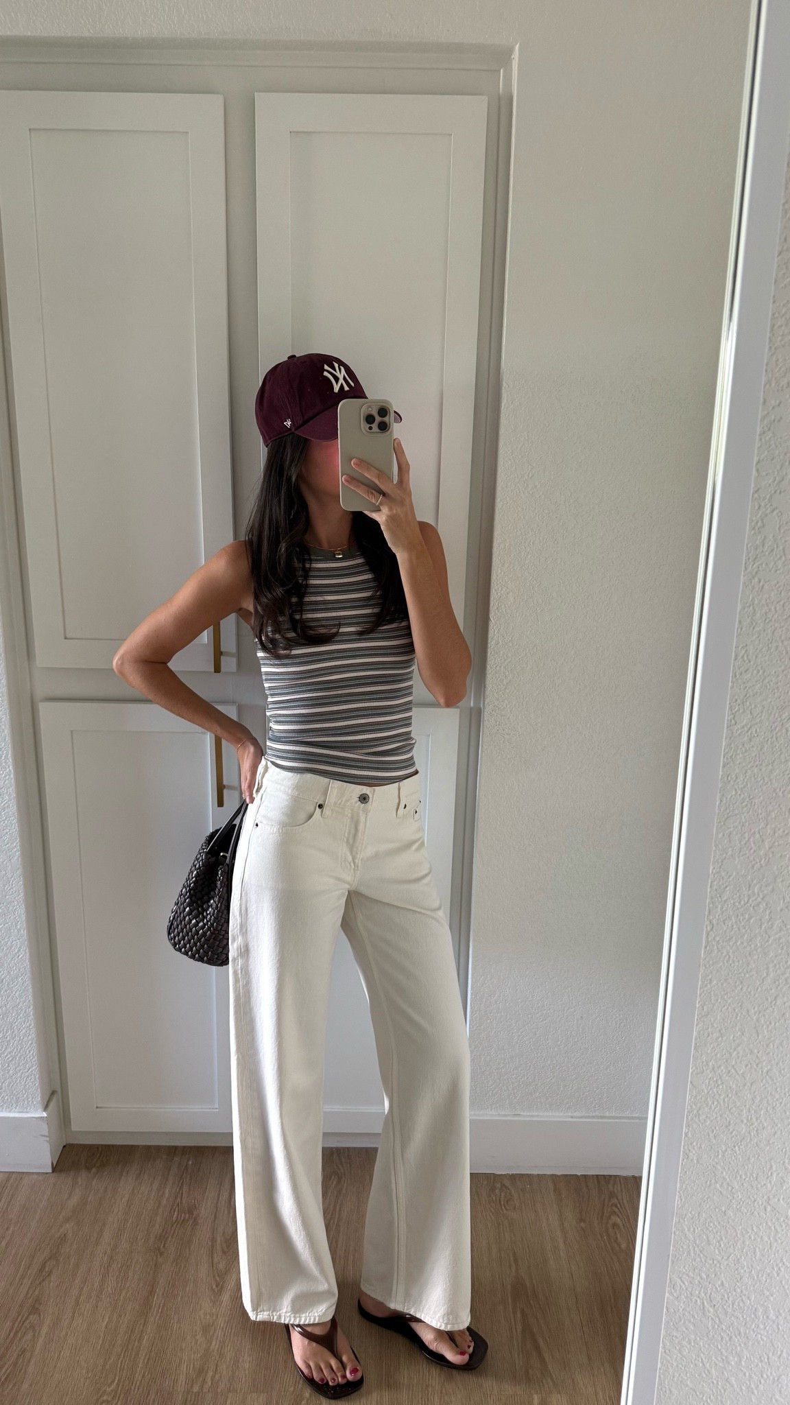 I am 5’7” wearing true size XS in the tank top and 25 (classic, not curve love) in the jeans!
