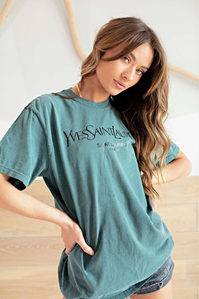 "AS SEEN ON MICHELLE from VB" Iconic Graphic Comfort Color Tee in Olive | Glitzy Bella