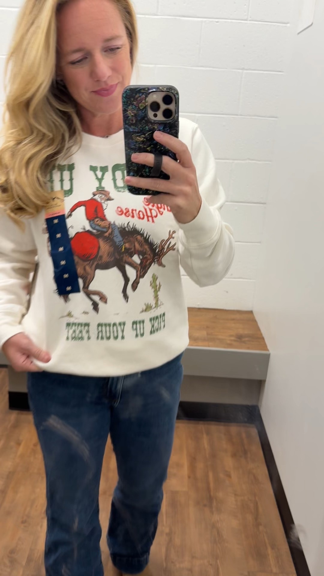 Western Christmas Sweatshirt!


#LTKHoliday #LTKSeasonal #LTKFindsUnder50