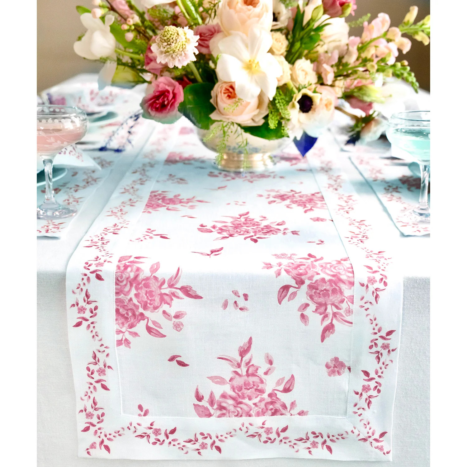 Jolie Fleur Table Runner | Solino Home