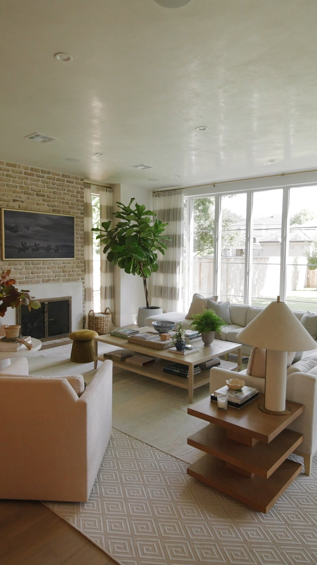 Living Room Design. Family Room Goals. Great Room Design Inspo. Living Room Inspiration. Luxury Interior Design. 🤍

#LTKhome #LTKFind #LTKfamily