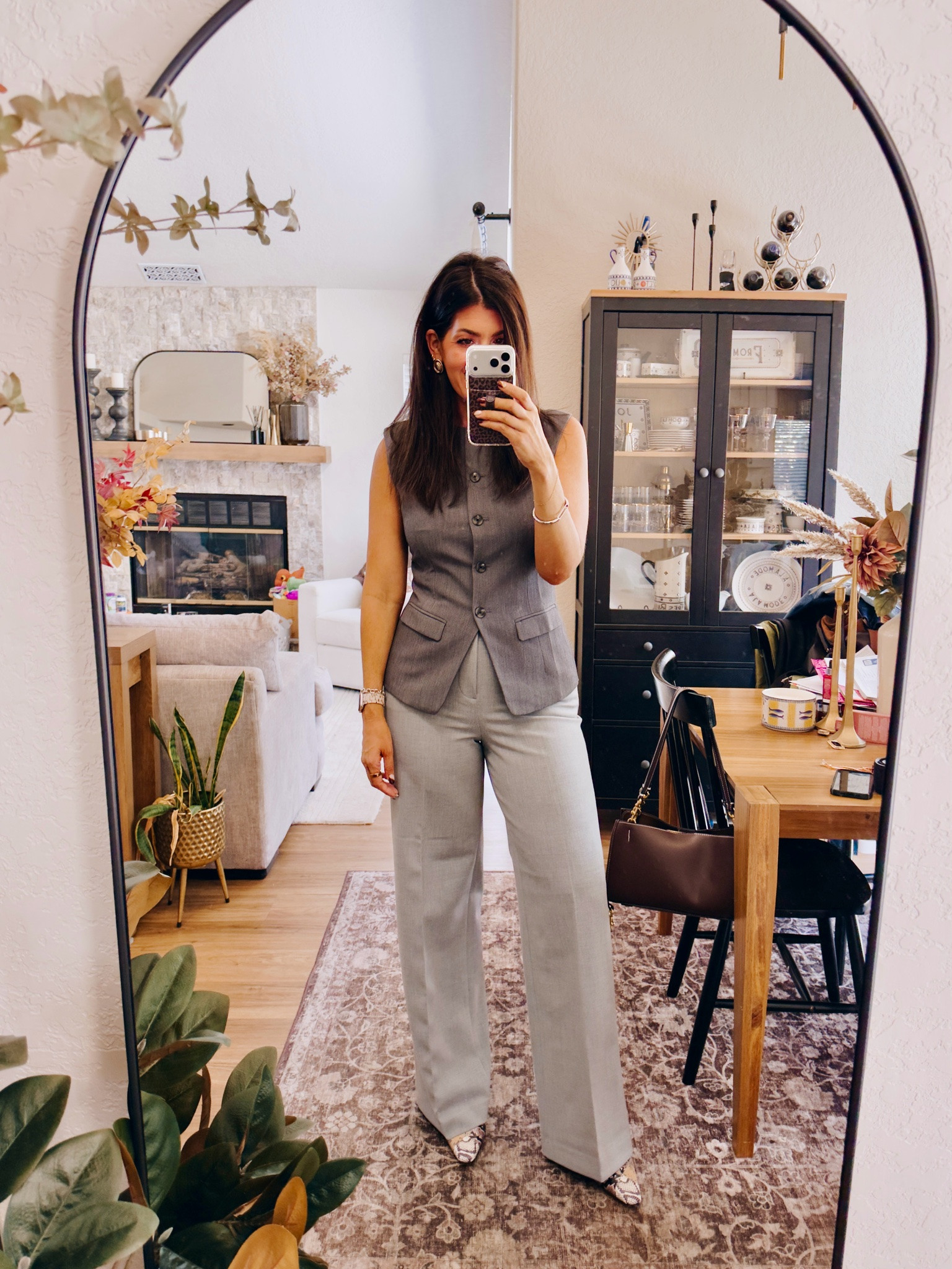 Work outfit of the day
Medium vest and medium tall in trousers code- Meghanxspanx ￼
