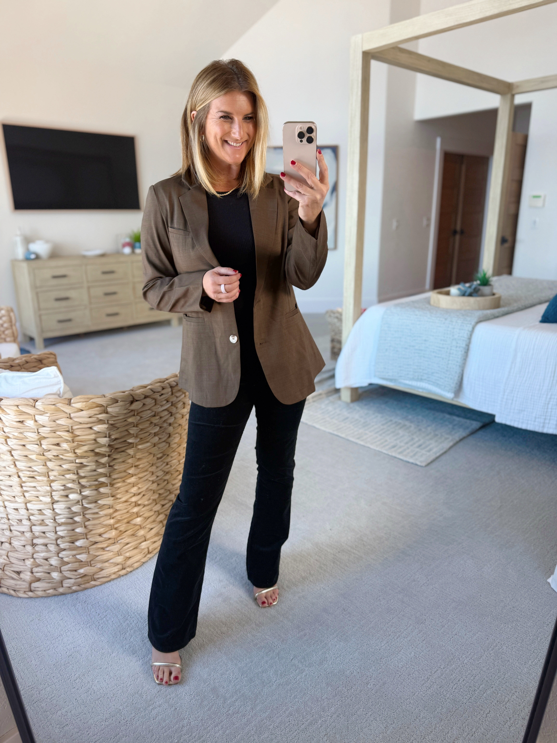 This Amazon blazer is the perfect piece for your every day or the office. It's versatile and stylish! True to size, wearing in medium in dark brown! 

 #LTKSaleAlert #LTKFindsUnder100